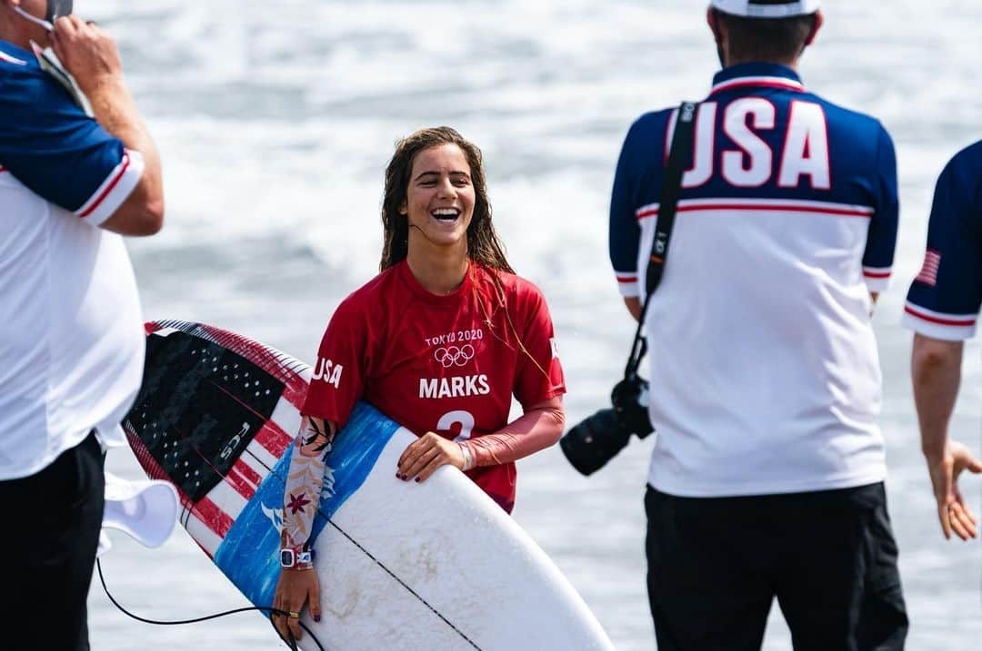 キャロライン・マークスさんのインスタグラム写真 - (キャロライン・マークスInstagram)「First Olympics ever complete ✅ bummed I just came up short of a medal but It’s been such an surreal and incredible experience to feel the Energy of being on the @olympics stage. I do this because I purely love surfing so much  and that’s what it’s all about! The ocean is the great equalizer and that’s the beauty of our sport. Just wanna say thank you to the whole team who supports me to get here. These past couple weeks are some I will forever remember and Cherish. It was such an honor to represent USA and show the world what surfing is. Massive congrats to my teammate @rissmoore10 for winning gold,  you are not only an amazing athlete but an incredible human inside and out. Thank you to JAPAN for having us! Arigato gozaimasu! 🇯🇵 🇺🇸 ❤️」7月28日 6時05分 - caroline_markss