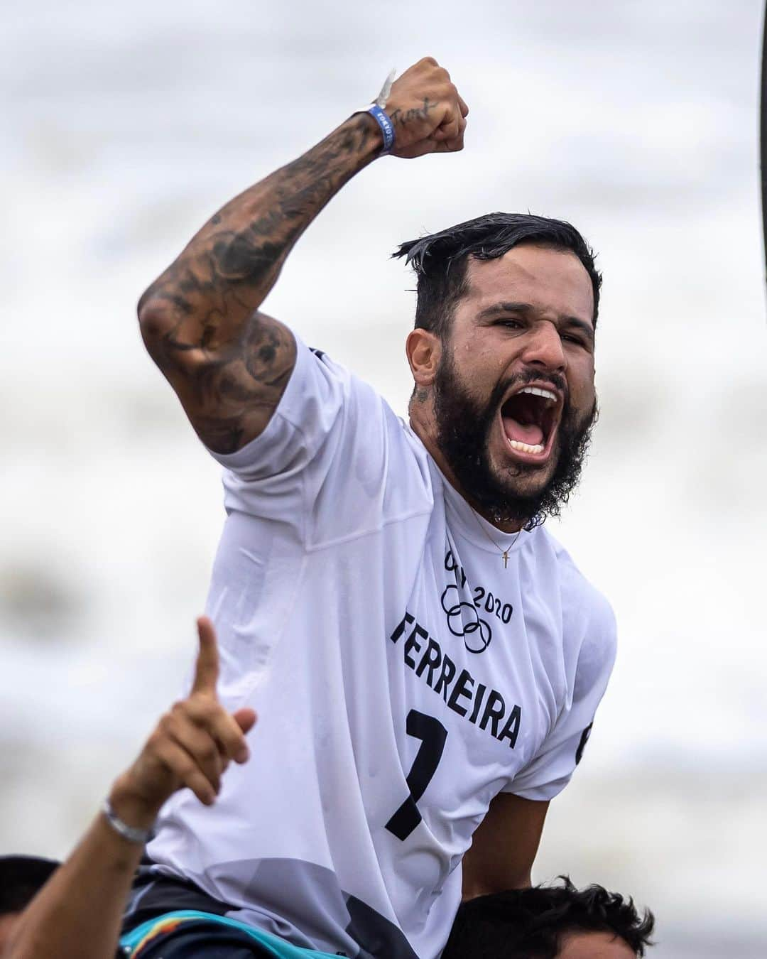 イタロ・フェレイラさんのインスタグラム写真 - (イタロ・フェレイラInstagram)「FIZEMOS HISTÓRIA NO SURF.🥇🙌 Nordeste no top do mundo! #surf #gratidao (📸 @jonneroriz )」7月28日 7時04分 - italoferreira