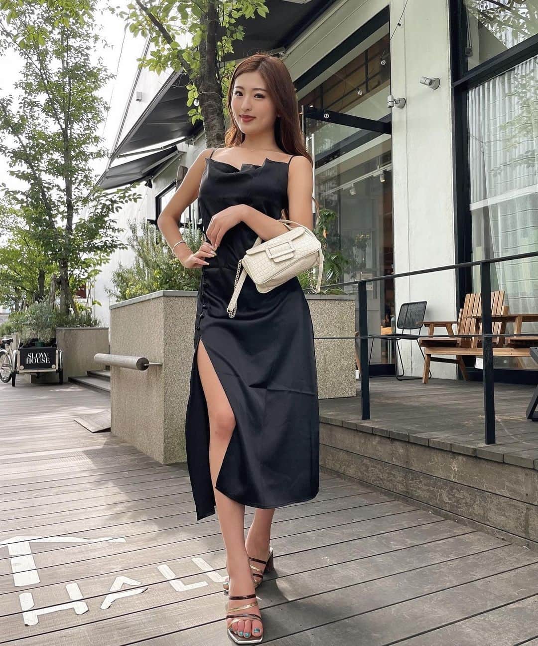 MIYABIのインスタグラム：「おはよう御座います🌞  インスタグラム治ったみたいで朝からhappyです🥳✨  それに大好きなgirls達に会えるのでステキな1日になりそう〜〜👯‍♀️💓  今日も頑張りましょうね💜  エイエイオゥッ😘  #cyberjapan #サイバージャパンダンサーズ #cjd_miyabi #ミヤビーム  #海外ファッション #ミヤビコーデ  #shein #夏ワンピースコーデ」