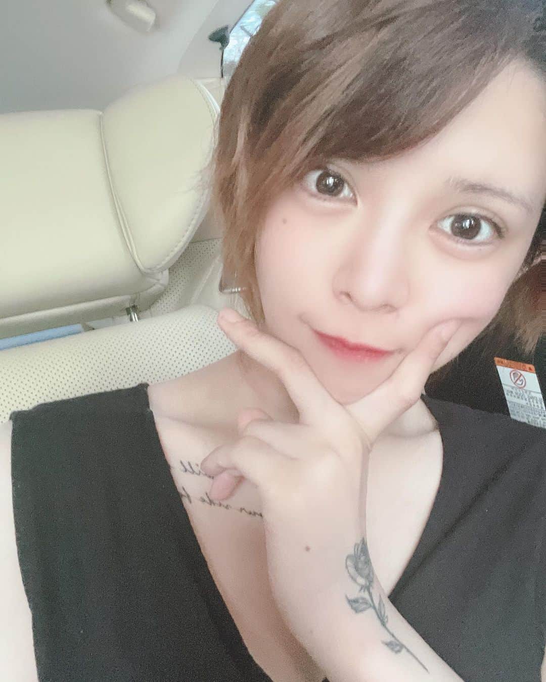 坂口杏里のインスタグラム：「すっぴんぴーーー🐣🐣🐣 楽ちん🌼💕」