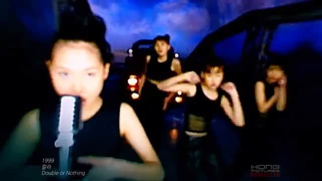 のインスタグラム：「7.28  デビュー記念日です。  1999年当時は14歳の子どもでした👶  これまでの全ての出逢いに感謝いたします🙏🏼❤️  오늘 COLOR 데뷔 기념일이에요㊗️ 그때 1999...난 14살이였어요 😆 항상 고맙습니다!! 앞으로도 열심히할게요 💪🏻  #debut #1999 #0728 #COLOR #doubleornothing  #なにわの日」