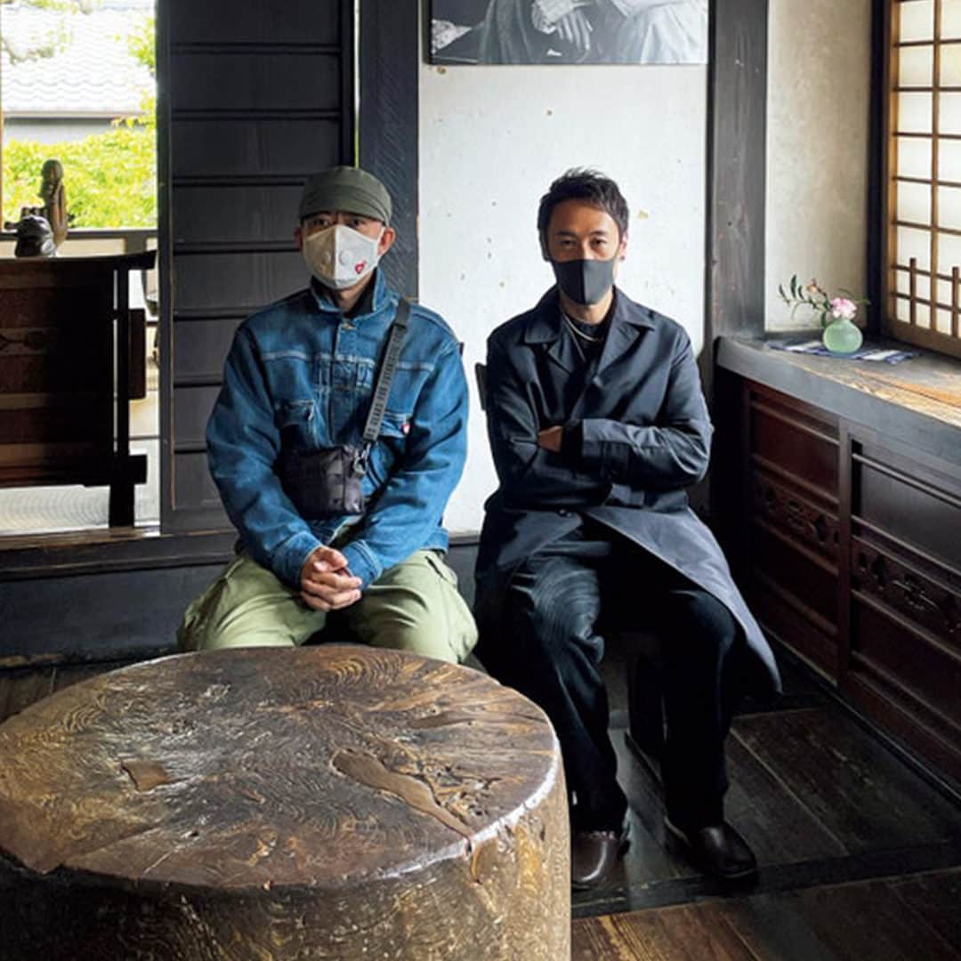 GQ JAPANさんのインスタグラム写真 - (GQ JAPANInstagram)「ただいま「民藝」に没頭中！高橋盾、NIGO®の新連載 LAST ORGY 2.1。「裏原」カルチャーを作ったふたりによる伝説の連載が、27年ぶりに復活。第1回を @gqjapan のプロフィールリンクから✓  Talk JUN TAKAHASHI & NIGO® Photo Taro Mizutani@bNm Title Lettering VERDY Words Noriaki Moriguchi@GQ  #JUNTAKAHASHI  #高橋盾 #NIGO #民藝 #河井寛次郎記念館」7月28日 12時00分 - gqjapan