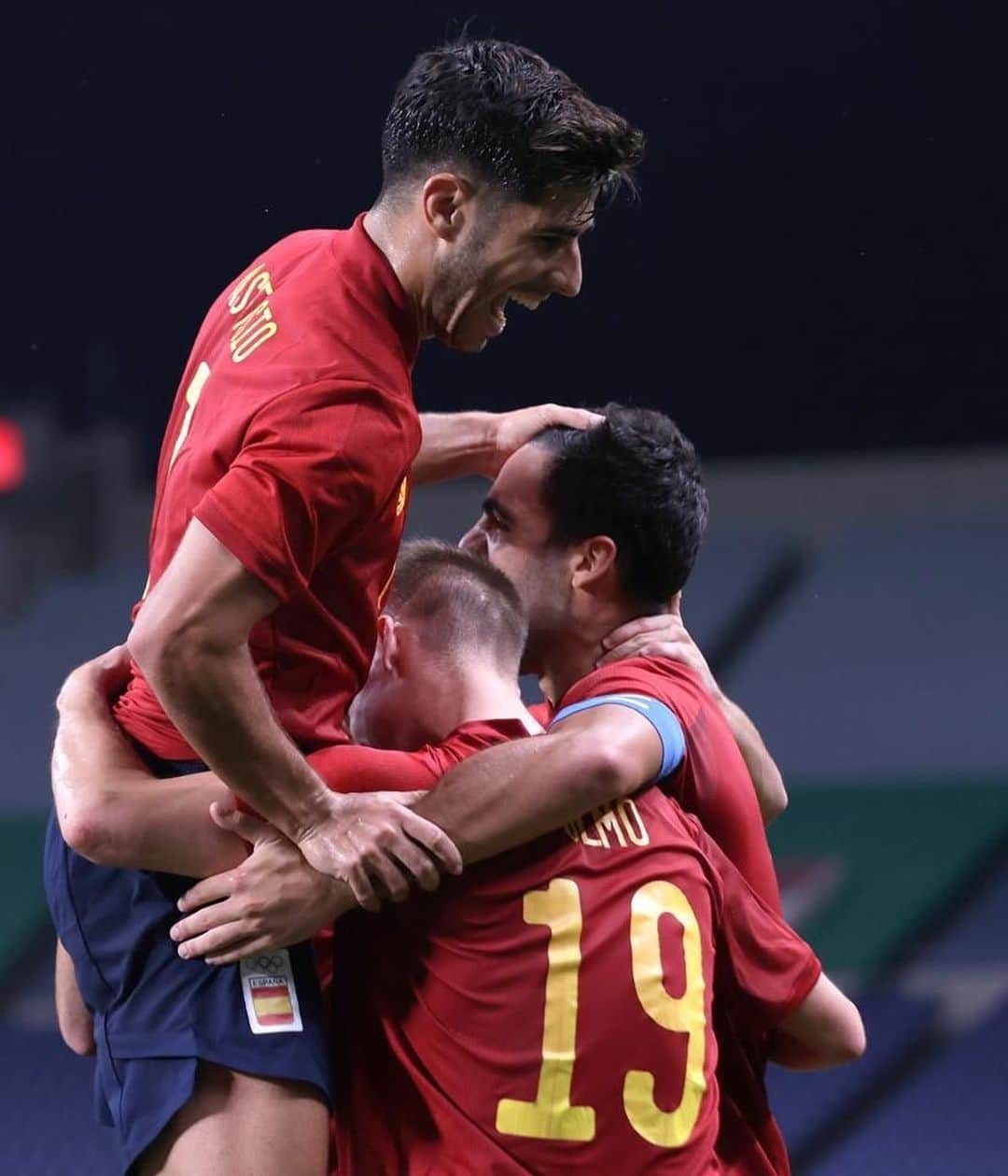 マルコ・アセンシオのインスタグラム：「Vamossss!! Primer objetivo cumplido. ¡A por los cuartos! 👊🏽🇪🇸 Let’s go!! First objective met. On to the quarter finals!👊🏽🇪🇸 #Tokyo2020 #JJOO」