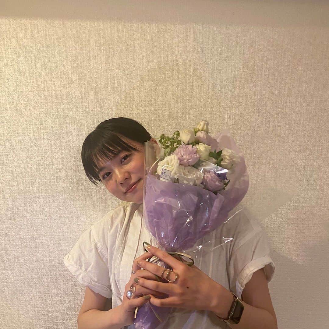 志田彩良のインスタグラム：「・ インスタライブ少しでしたが 来て下さった皆様ありがとうございました！  少し前に地元の友達が サプライズでお祝いしてくれた時の📸」