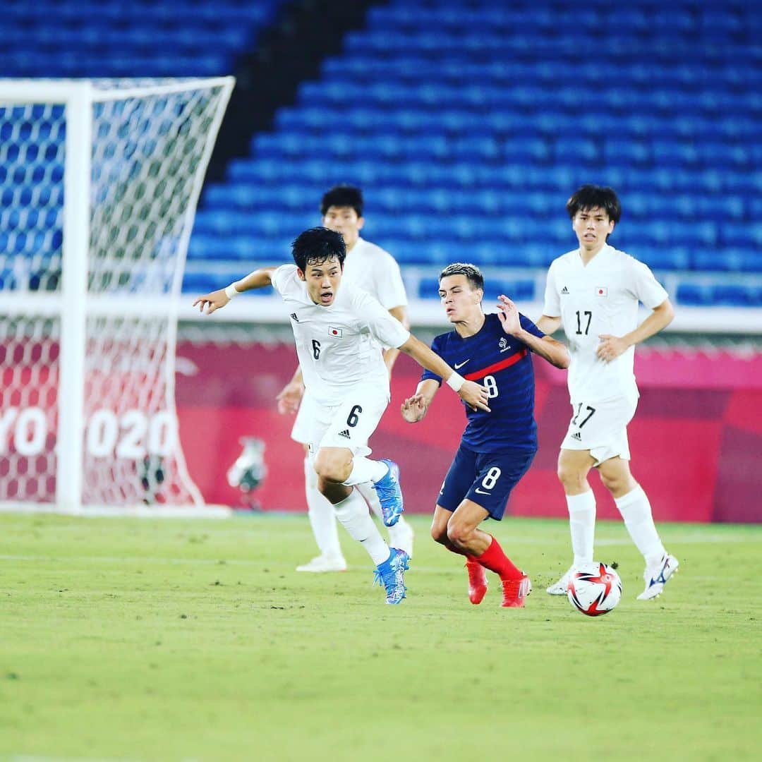 遠藤航のインスタグラム：「.. 予選突破。 さぁ、あと3つ。 次に向けてまた良い準備を。 . #tokyo2020 #東京2020 #olympics  #🇯🇵 #japan #nationalteam  #予選突破 #勝利 #日本代表  #遠藤航 #wataruendo」