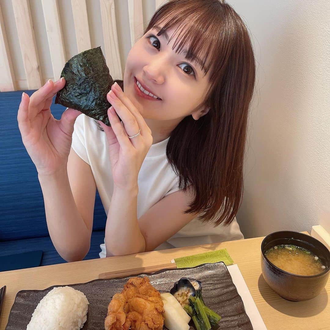 浜田翔子さんのインスタグラム写真 - (浜田翔子Instagram)「8月1日にオープンの たなごころ @tanagokoro_ebs  （恵比寿）に ご招待いただきました‼︎  握りたてのおにぎり美味しかった🍙 私は銀シャリが大好きだから銀シャリにしました🍙 #おにぎり #おむすび」7月28日 15時20分 - shoko_hamada