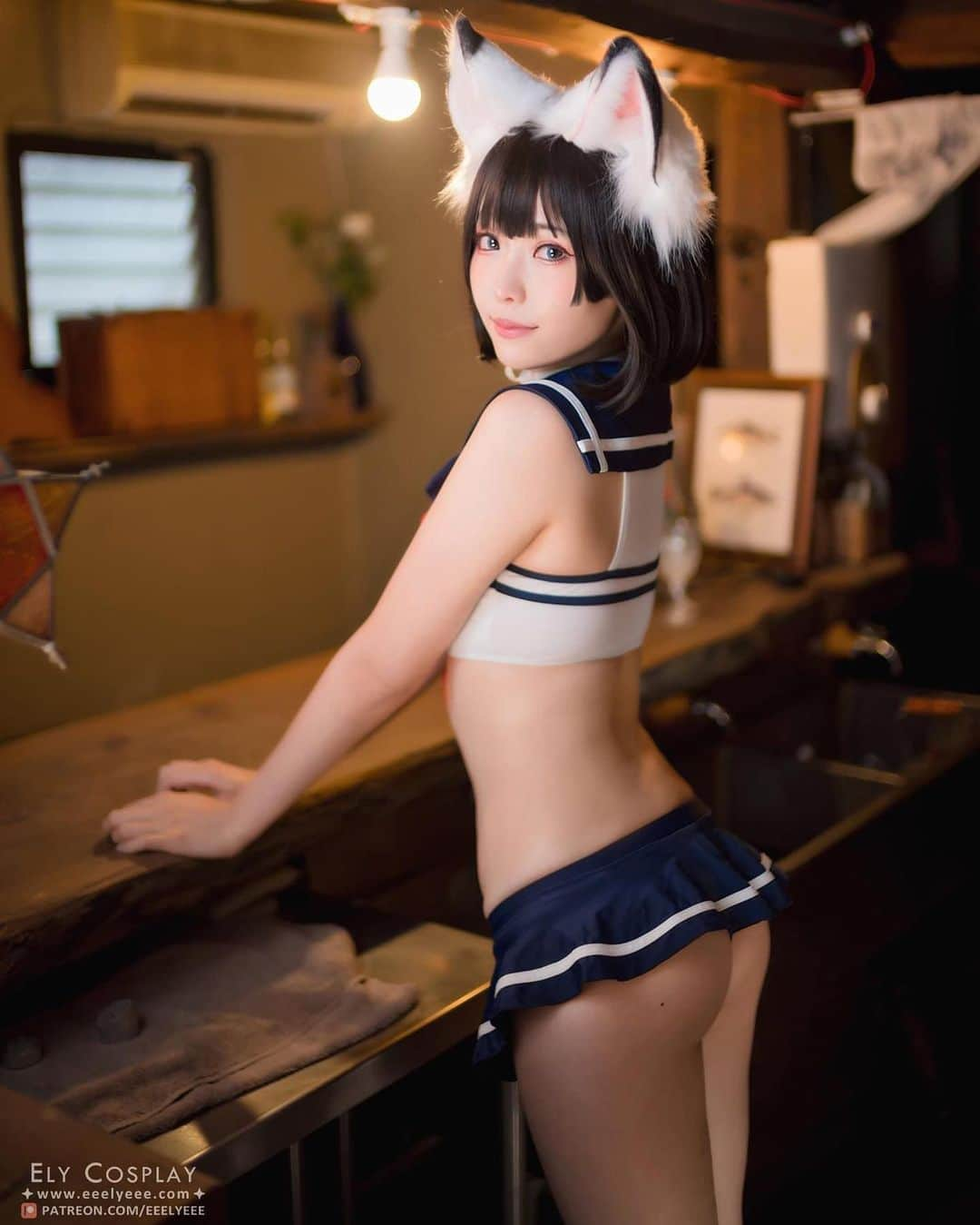 Elyさんのインスタグラム写真 - (ElyInstagram)「Welcome to Kemomimi Izakaya! 4days left!Full photo set ➤ link in bio  「いらっしゃいませ♪ようこそケモミミ居酒屋へ！🍻」  歡迎來到獸耳居酒屋！ 7月的訂閱倒數最後4天囉～連結🔗在自介 　　　　∧∧ ∩ 　　　 (`･ω･)/ 　　⊂　　ノ 　　　(つノ 　　　 (ﾉ  #elycosplay  #dailyely #elydaily #blessed #sailor #セーラー服  #cosplay #originalcharacter #swimsuit #furryears」7月28日 17時26分 - eeelyeee