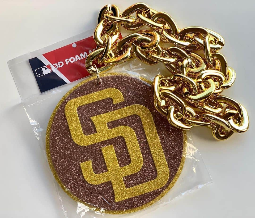 牧野真莉愛さんのインスタグラム写真 - (牧野真莉愛Instagram)「♡ ♡ ✨✨SWWWWWWWWWagg Chain✨✨ ♡ ♡  #SanDiegoPadres ❤️  #SwaggChain ⚾️ #SlamDiego #PadresWin 👑 #モーニング娘21 #morningmusume21 #牧野真莉愛」7月28日 21時35分 - maria_makino.official