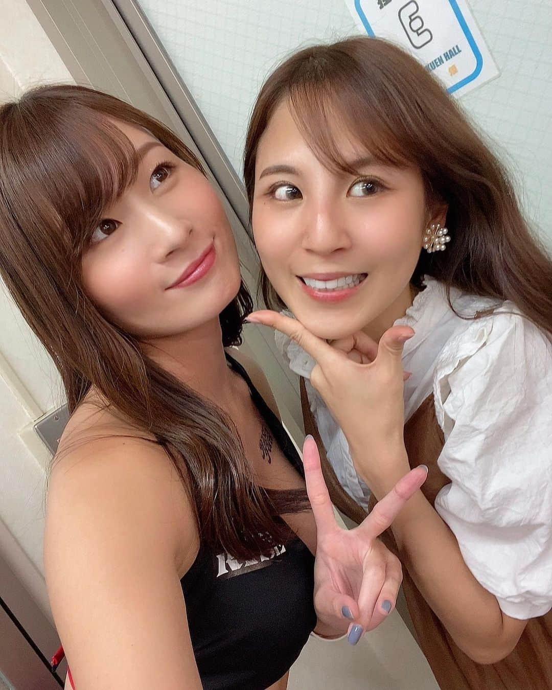 清瀬汐希さんのインスタグラム写真 - (清瀬汐希Instagram)「. . #RISE151 ありがとうございました❣️✨  うわ〜！今日は1試合めから 倒し合いの試合をたくさんみれて 楽しかったです！！✨  -85kg級も迫力があって、 やっぱりRISEでもこういう大きい階級の選手がでてくると とても注目しています🙏🏻！  メインの工藤選手vs竹内選手の防衛戦では 5Rあるのにそんな飛ばしていいの？！と 思ったけど、2人とも全力で倒し合って まさかの1Rでベルトを死守！ すごい戦いでした🥊✨  ドローという結果で終わってしまった 悔しい試合もありましたが またRISEの舞台でバチバチの試合を 見れるのを楽しみにしています‼︎✨  .  今日はりんちゃんとちーころと 写真撮った❤️✌︎  手振ってくれたみなさんも ありがとうございました！✨ 何度も振ってもらえたりして嬉しかったです☺️  今日はチケット完売で すごく盛り上がっていたので みなさん手洗いうがいなど忘れずに また余韻に浸ってください🙏🏻✨  次回はちょっと空いて 8月28日(土)@新宿FACEです！ よろしくお願いします🌟 . . .  -------------------------------- 【7月のイベントスケジュール】 . ♧ 7月30日(金) ファンクラブ1on1ファンミ ♧ 7月31日(土) sherbet全国ツアー@長崎 ♧ 8月1日(日) sherbet全国ツアー@福岡 . -------------------------------- 【きよちゃん情報】  🎠5月〜9月にかけて sherbet 11都市全国ワンマンツアー がはじまりました‼︎  🎠ファンクラブ「きよちゃんの秘密基地」 もやってます！ご入会お待ちしています♪  🎠デジタル写真集『いちばん星みつけた』発売中！  🎠清瀬の公式YouTubeチャンネル 　『清瀬とこの夜』ができました！ 　チャンネル登録よろしくお願いします ❁  🎠2月からsherbetの派生ユニット〈Can-on!〉 としても活動していきます！Twitterとshowroom をやってます！応援よろしくお願いします☺︎！ -------------------------------- 【SNS】 ❤︎ Twitter  ❤︎ Instagram ❤︎ YouTube 「#清瀬とこの夜 」 ❤︎ Tiktok ❤︎ 17ライブ -------------------------------- . . #清瀬汐希 #sherbet #canon #インスタグラビア #グラビア #グラドル #奇跡の美神ディテール #follow #followｍe #likeforlikes #gravure #ootd #japanesegirl #instagravure #instagood #扎心了 #东京 #tokyo #萌 #粉我 #좋아요환영 #赞 #偶像」7月28日 22時01分 - yuki_kiyose_