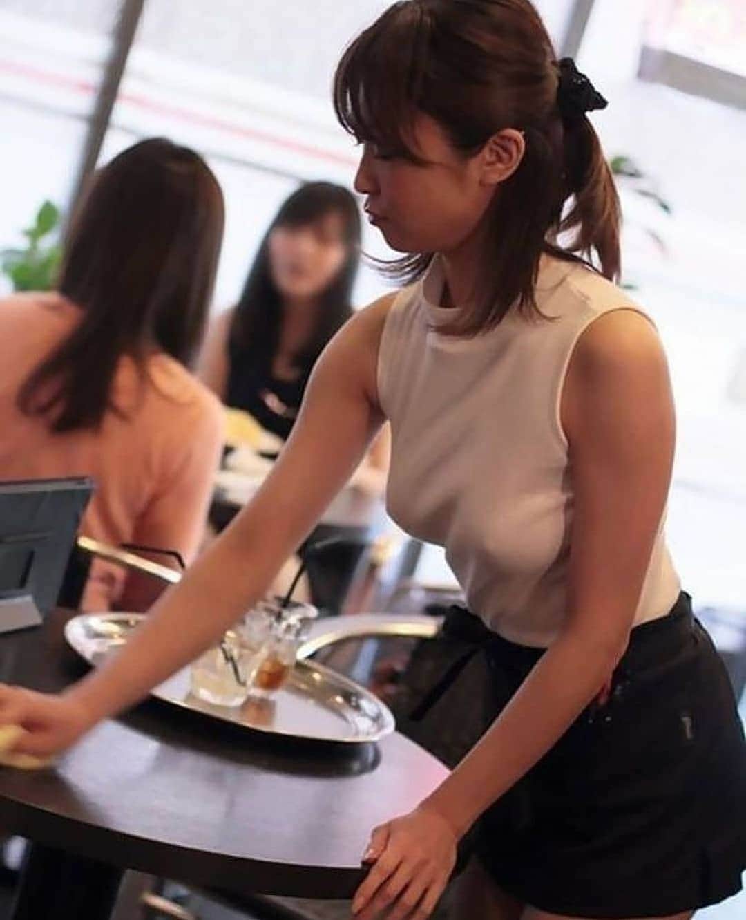 アジアンモデルのインスタグラム：「😍 How much tips you'll leave for this hot waiter? 🔥@asian_lolli.png  🔻Rate my asian collection🔻  🍓 @insta_fruits.png — instagram models gallery!  🔥 @asian_lolli.png — asian hot pics!  🍑 @loli.thread — cute and hot lolli!  💃🏻 @asianmodel.place — asian models community!  🎀 @xiao_garden — admin page 🎀」