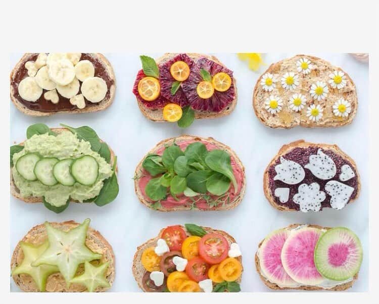 ブリトニー・スピアーズのインスタグラム：「Which one is your favorite 🥪🥪🥪 ????」