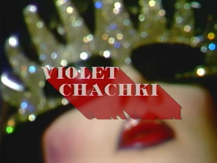 アリー・エックスのインスタグラム：「This Friday. 🔪 @violetchachki」