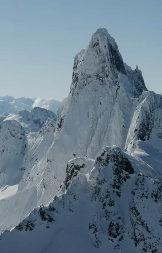 Cory Richardsのインスタグラム：「One of the best climbers and portraits of our time...can't wait!  #TheAlpinist offers a breathtaking portrait of charismatic climber Marc-André Leclerc as he makes some of the boldest solo climbs in history.   Join a special one-night premiere Fathom event September 7 and see it in theaters September 10 For more info follow @TheAlpinistMovie or head to www.thealpinistfilm.com」