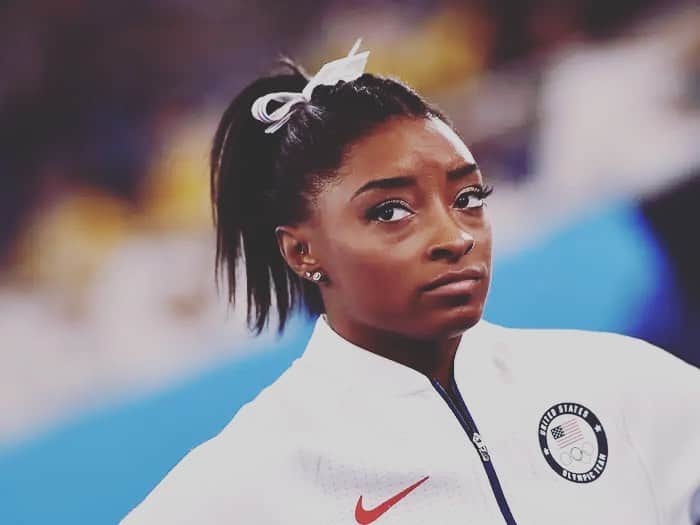 ジャスティン・ビーバーのインスタグラム：「nobody will ever understand the pressures you face! I know we don’t know each other but I’m so proud of the decision to withdraw. It’s as simple as  - what does it mean to gain the whole world but forfeit your soul.  Sometimes our no’s are more powerful than our yes’s. When what you normally love starts to steal your joy it’s important we take a step back to evaluate why.   People thought I was crazy for not finishing the purpose tour but it was the best thing I could have done for my mental health!! So proud of you @simonebiles」