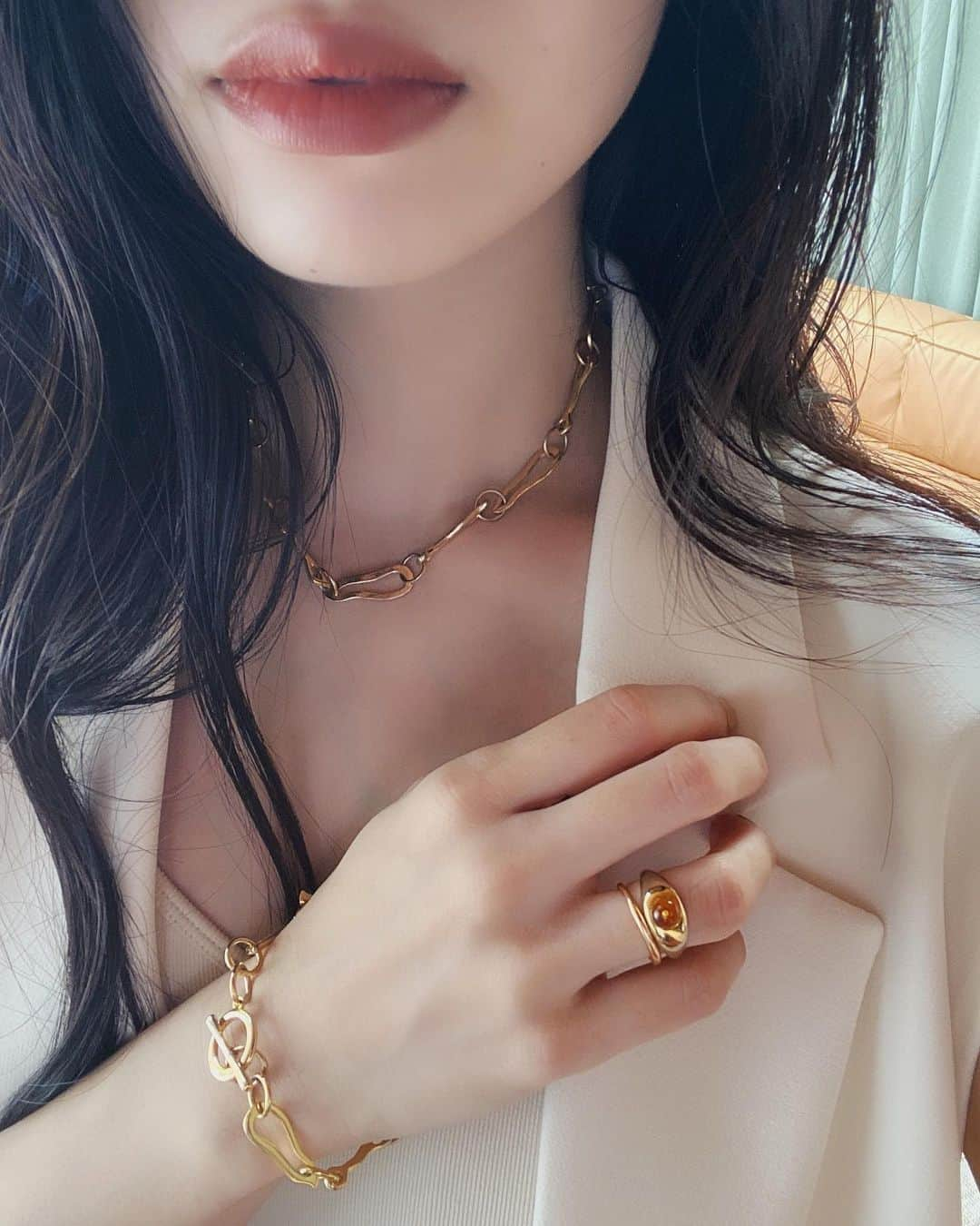 尾崎紗代子さんのインスタグラム写真 - (尾崎紗代子Instagram)「. 明日20時入荷☺️ @mone_official_account  ・Snake bracelet ・Amber ring 最近必ずどっちかはつけてます😉　  #momlife #mommylife #mommy  #育児 #男の子ママ #女の子ママ　#ママライフ  #4歳 #2歳  #二人育児 #motherof2 #motherhood  #family #familyphoto #2児のママ #2児ママ #accessory #jewelry #ゴールドアクセサリー #goldaccessory #ママコーデ #ママファッション  #マタニティーコーデ #マタニティーライフ #maternity #妊娠後期 #妊娠9ヶ月」7月29日 16時57分 - osayo_osayo