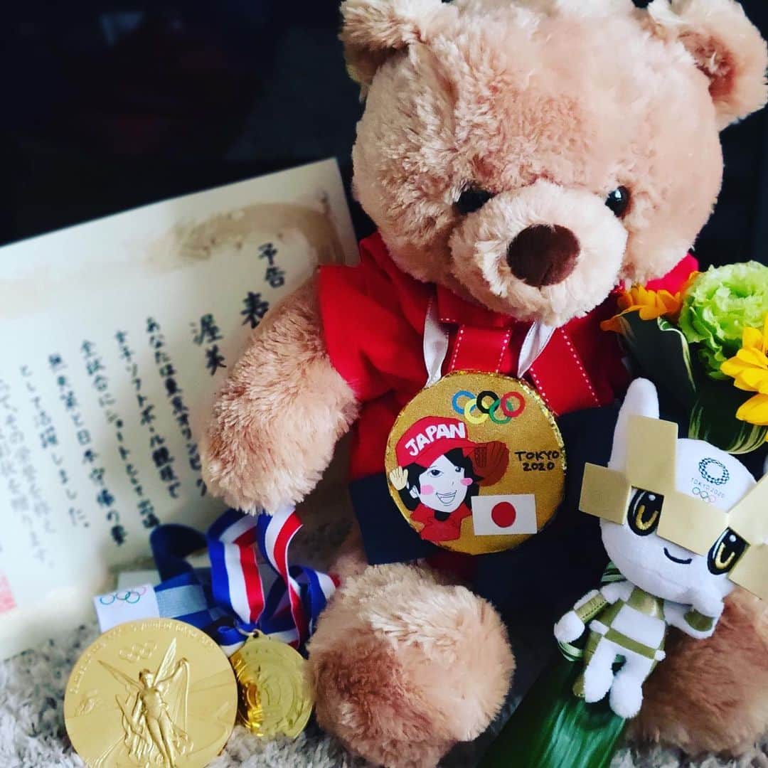のインスタグラム：「毎回のサプライズ ありがとうございます😊 6月に送り出してくれた時も 今日お迎えしてくれた時も 本当に涙でした😂  こんな温かいチームにいられることを誇りに思います！ みんなが大好きです🙂 次はトヨタレッドテリアーズの為に 頑張りたいと思います🥎  #toyota  #redterriers  #ソフトボール」