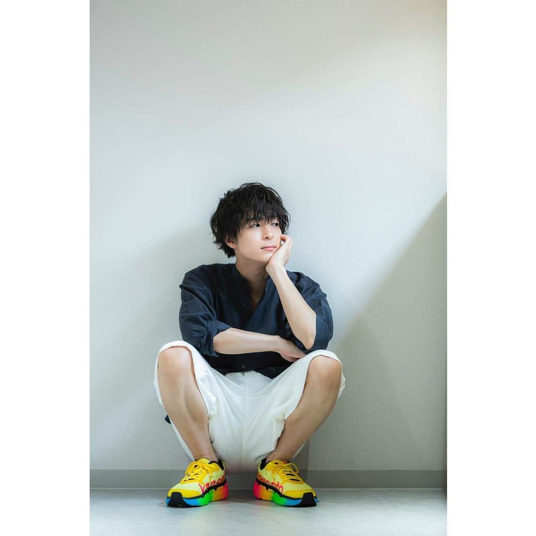 和田颯のインスタグラム：「. KANSAIYAMAMOTO × SKECHERS 履き心地やばい👟 #SkechersxKANSAIYAMAMOTO #Skechersjapan」