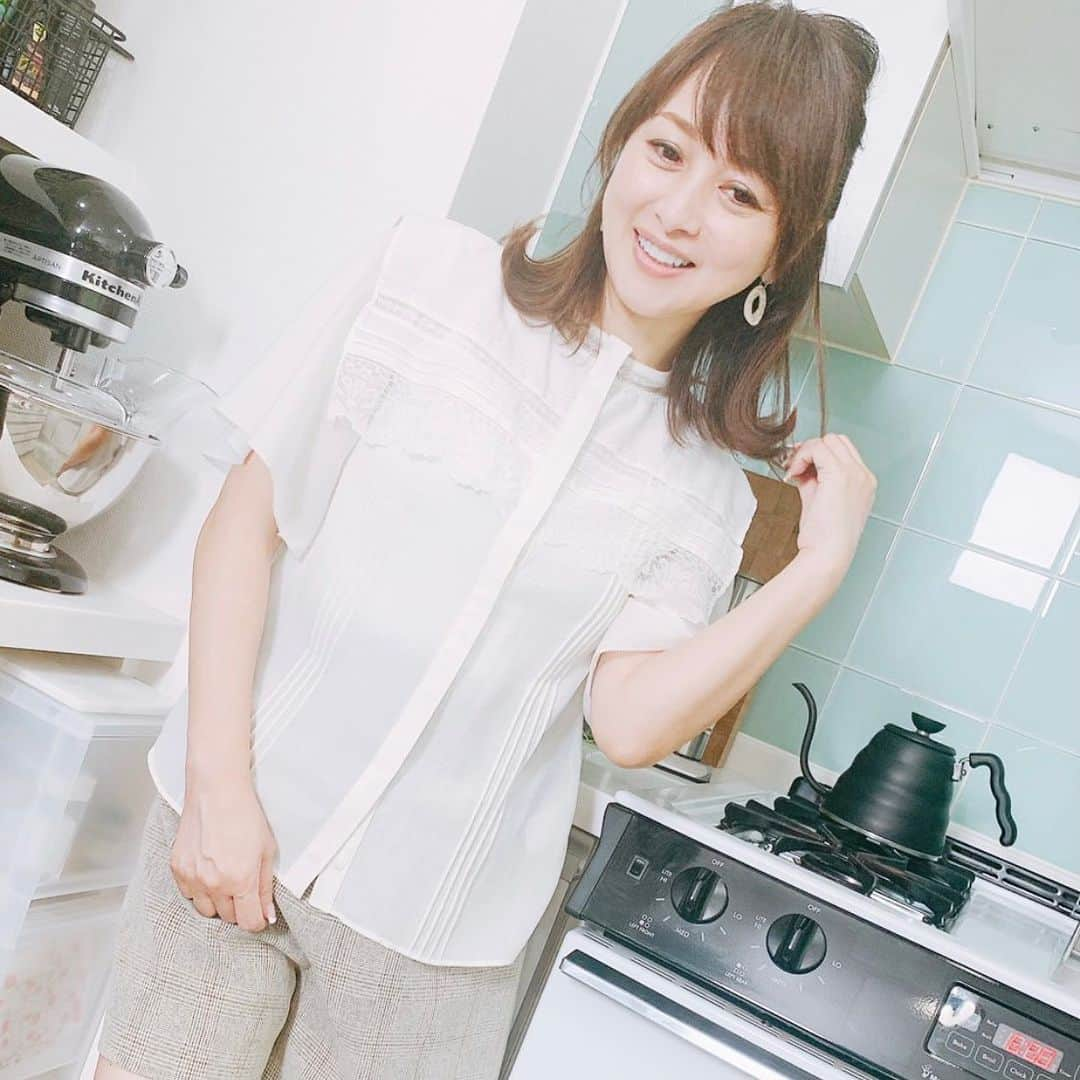 渡辺美奈代さんのインスタグラム写真 - (渡辺美奈代Instagram)「昨日の衣装❹ ⁡ トップス・・・celford_official ショートパンツ・・・celford_official ⁡ #衣装 #トップス #ショートパンツ #celford_official」7月29日 10時09分 - watanabe_minayo