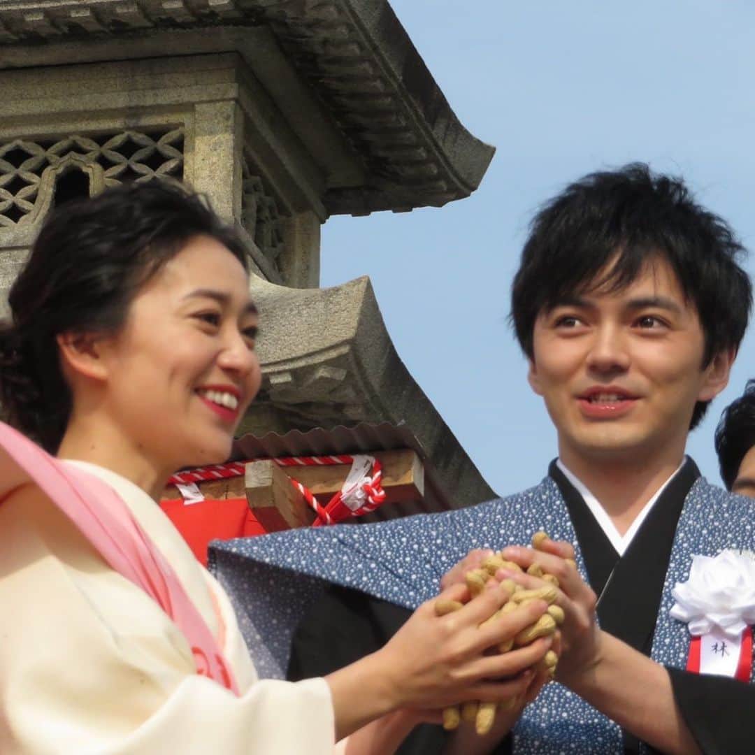 女優と俳優のインスタグラム：「ご結婚おめでとうございます🎉 ・  #大島優子  #林遣都  #スカーレット   #結婚  #おめでとう」