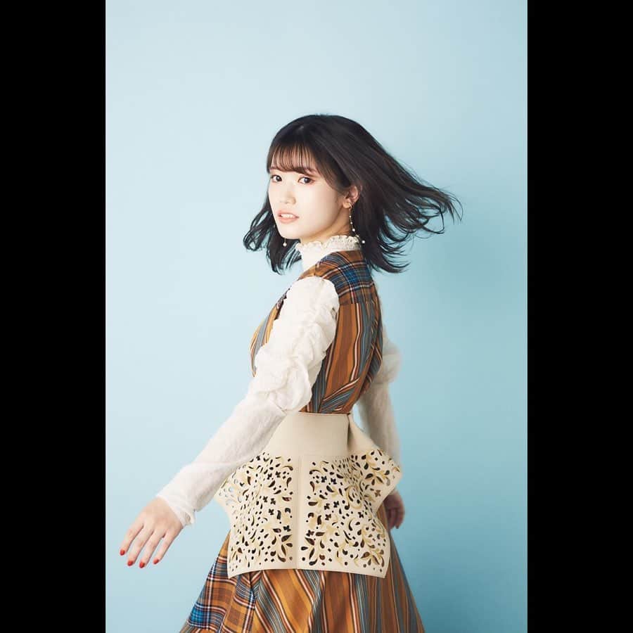 美山加恋のインスタグラム：「先日のグータンヌーボ2はみていただけましたか？☺︎ TVerでもご覧いただけるのでぜひ。  そして本日もピーターパンありがとうございました！  今日もいろんなことがありましたが、どんな時も、笑顔になることが一番の癒しだと感じました。  本番前の女性楽屋は私の元気の源。 今日は瀬戸カトリーヌさんに1日分の笑いをいただきました☺︎笑  そして弟たちのかわいさといったらもう。 開演前は弟たちとうきゃうきゃしてます。  明日も楽しくがんばります！  Photo by @keta_tamamura #美山加恋 #ピーターパン2021 #ピーターパン40th」