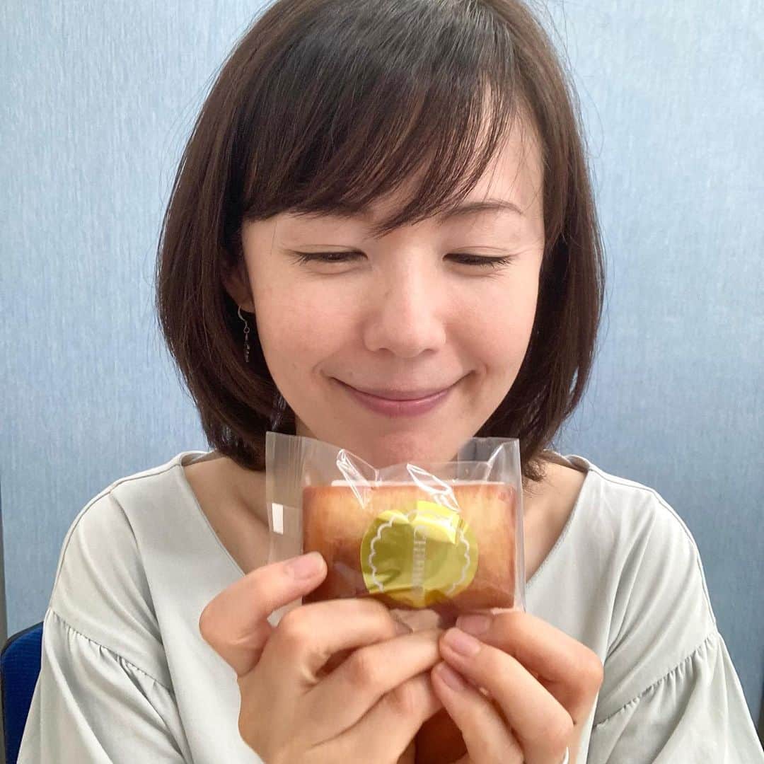のインスタグラム：「哲三さんから頂いた、フィナンシェ。 美味しかった💕  #おいしい  #スウィーツ  #ありがとう  #おいしかった  #六車奈々  #japanesefood #japanese #sweets #happy #yammy #thankyou」