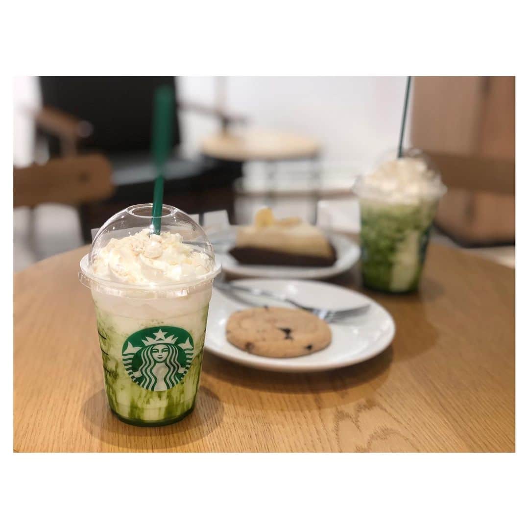 白戸ゆめのさんのインスタグラム写真 - (白戸ゆめのInstagram)「💚 . 地元フラペチーノ 香川のしっかり飲んできました☺️ 和三盆の優しい甘さが🙆‍♀️ 通常の抹茶クリームフラペチーノより 私は断然こっち派です✨✨ . #スターバックス #starbucks #スタバ #地元フラペチーノ #香川 #和三盆 #抹茶」7月29日 20時50分 - yumeno.s_