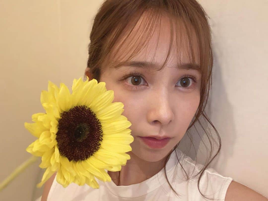 黒澤詩音のインスタグラム：「#向日葵 🌻」