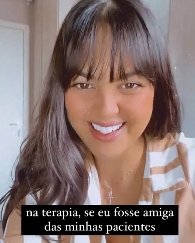 Yanna Lavigne 稲垣アンのインスタグラム：「Marque aqui suas amigas que não conseguiriam exercer a psicologia. BOM DIA!! Siga para maiores informações e curiosidades sobre saúde mental @adrianalavigne ❤️」