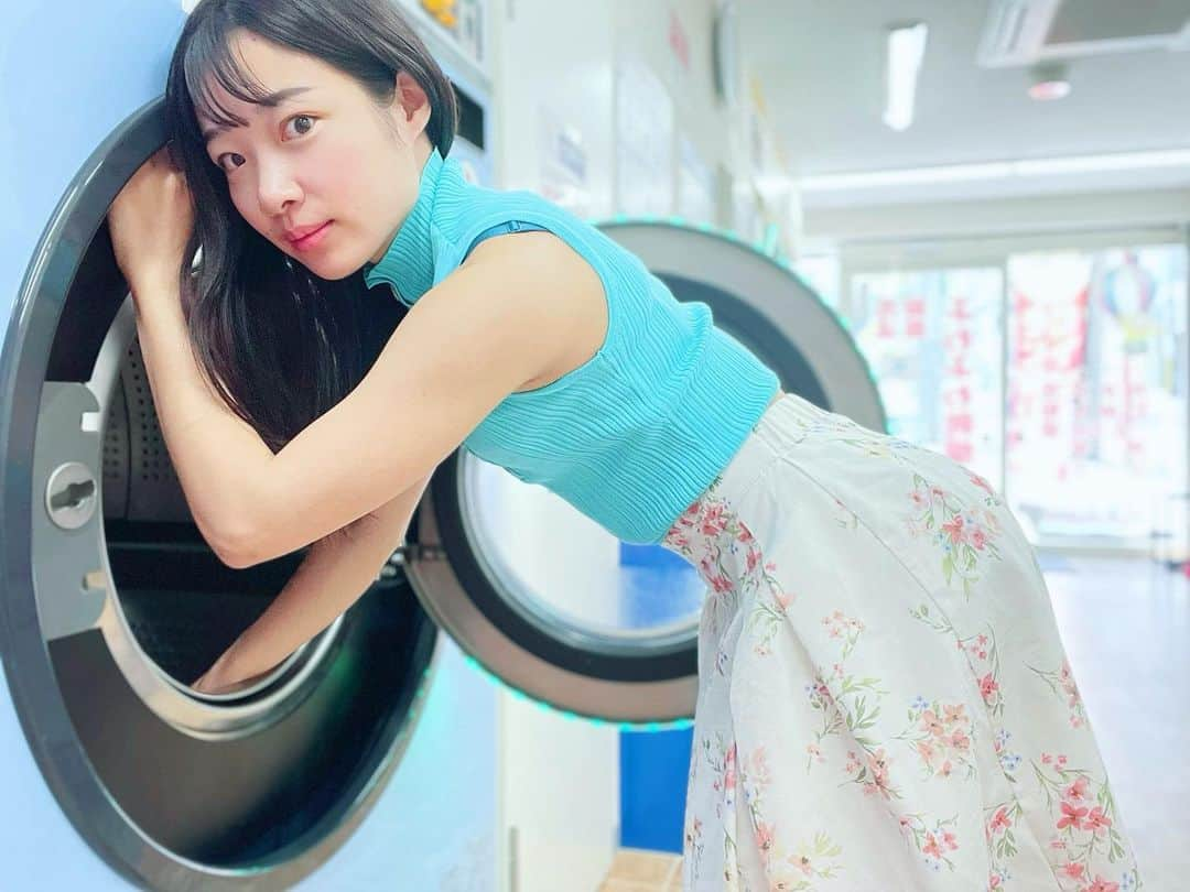 藍沢梨夏さんのインスタグラム写真 - (藍沢梨夏Instagram)「Laundry time🛁🧼  りったんと洗濯タイムです☺️  ୨୧┈┈┈┈┈┈┈┈┈┈┈┈┈୨୧  【ファン参加企画第一弾】  Rikaに着て欲しい衣装をファンの皆様から募集します♡  ・トレーニングウェア ・ランジェリー（ブラ、ショーツなど） ・タイトミニワンピ ・水着（ビキニ、ブラジリアン、マイクロビキニなど） ・ストッキング ・えちえちな衣装㊙️　　　etc   皆様から募集します！ 採用された衣装はYoutubeで公開します♡  送付先はこちらです😋🌹  〒150-0001 東京都渋谷区神宮前5-47-11 ASTUDIO 305 藍沢梨夏宛  ୨୧┈┈┈┈┈┈┈┈┈┈┈┈┈୨୧  秘密の動画はonlyfansで...㊙️  ୨୧┈┈┈┈┈┈┈┈┈┈┈┈┈୨୧  #チラリズム探究家  #フェチ  #グラビア  #グラビアアイドル  #むちむち  #脚 #脚フェチ  #太もも  #スカート  #ミニスカート  #ポートレイト  #洗濯  #コインランドリー  #portraitgirl  #footfetishmodel  #gravure  #instagravure  #japanesegirl  #tokyogirl  #beautifullegs  #cutegirls😘  #pantyhosefetish #glamourmodel  #ootdstyle #laundryroom」7月29日 22時14分 - rika.aisawa