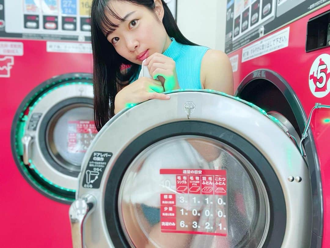 藍沢梨夏のインスタグラム：「Laundry time🛁🧼  りったんと洗濯タイムです☺️  ୨୧┈┈┈┈┈┈┈┈┈┈┈┈┈୨୧  【ファン参加企画第一弾】  Rikaに着て欲しい衣装をファンの皆様から募集します♡  ・トレーニングウェア ・ランジェリー（ブラ、ショーツなど） ・タイトミニワンピ ・水着（ビキニ、ブラジリアン、マイクロビキニなど） ・ストッキング ・えちえちな衣装㊙️　　　etc   皆様から募集します！ 採用された衣装はYoutubeで公開します♡  送付先はこちらです😋🌹  〒150-0001 東京都渋谷区神宮前5-47-11 ASTUDIO 305 藍沢梨夏宛  ୨୧┈┈┈┈┈┈┈┈┈┈┈┈┈୨୧  秘密の動画はonlyfansで...㊙️  ୨୧┈┈┈┈┈┈┈┈┈┈┈┈┈୨୧  #チラリズム探究家  #フェチ  #グラビア  #グラビアアイドル  #むちむち  #脚 #脚フェチ  #太もも  #スカート  #ミニスカート  #ポートレイト  #洗濯  #コインランドリー  #portraitgirl  #footfetishmodel  #gravure  #instagravure  #japanesegirl  #tokyogirl  #beautifullegs  #cutegirls😘  #pantyhosefetish #glamourmodel  #ootdstyle #laundryroom」