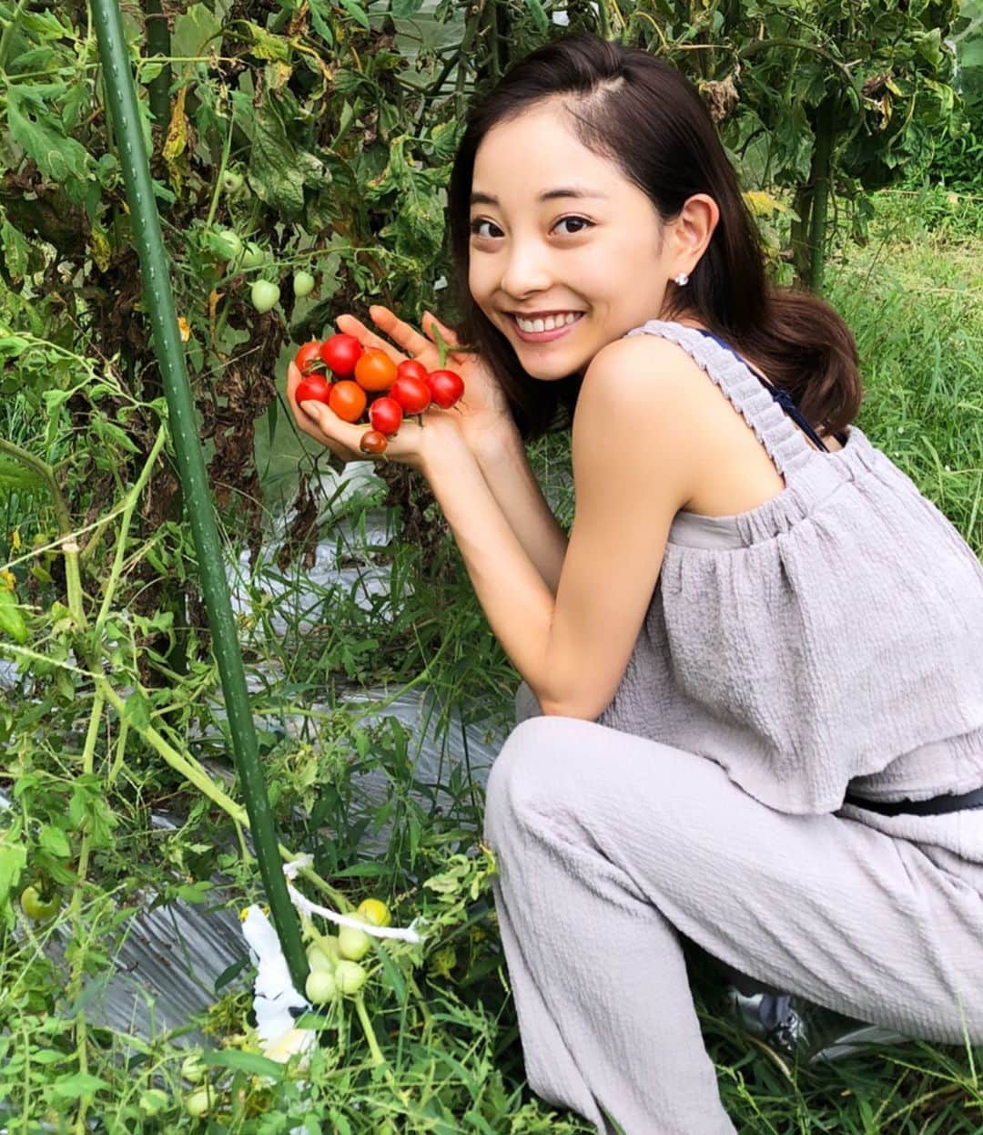 中野怜美のインスタグラム：「🍅🌿☀️ 今年も美味しいお野菜たくさん栽培できるといいな💓 #写真は去年の夏」