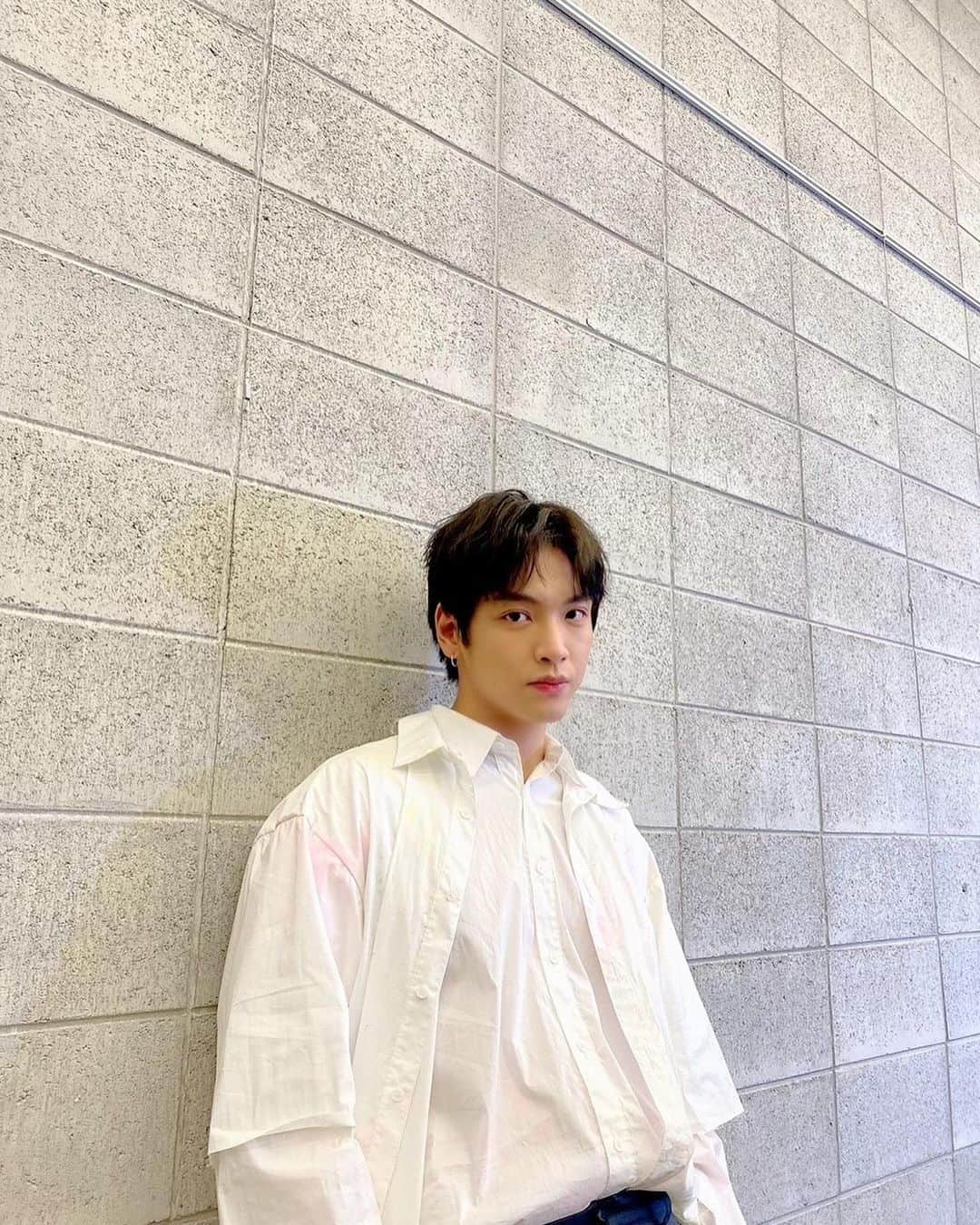 ジェヒョンさんのインスタグラム写真 - (ジェヒョンInstagram)「Today🕺🏻 . . . #엔플라잉 #NFlying #김재현 #오늘 #엔피아 #만났어요 #오늘 #옥수역귀신 #촬영중에 #멤버들 #출동 #내 #어깨 #으쓱」7月29日 22時43分 - _.kimjaehyun._