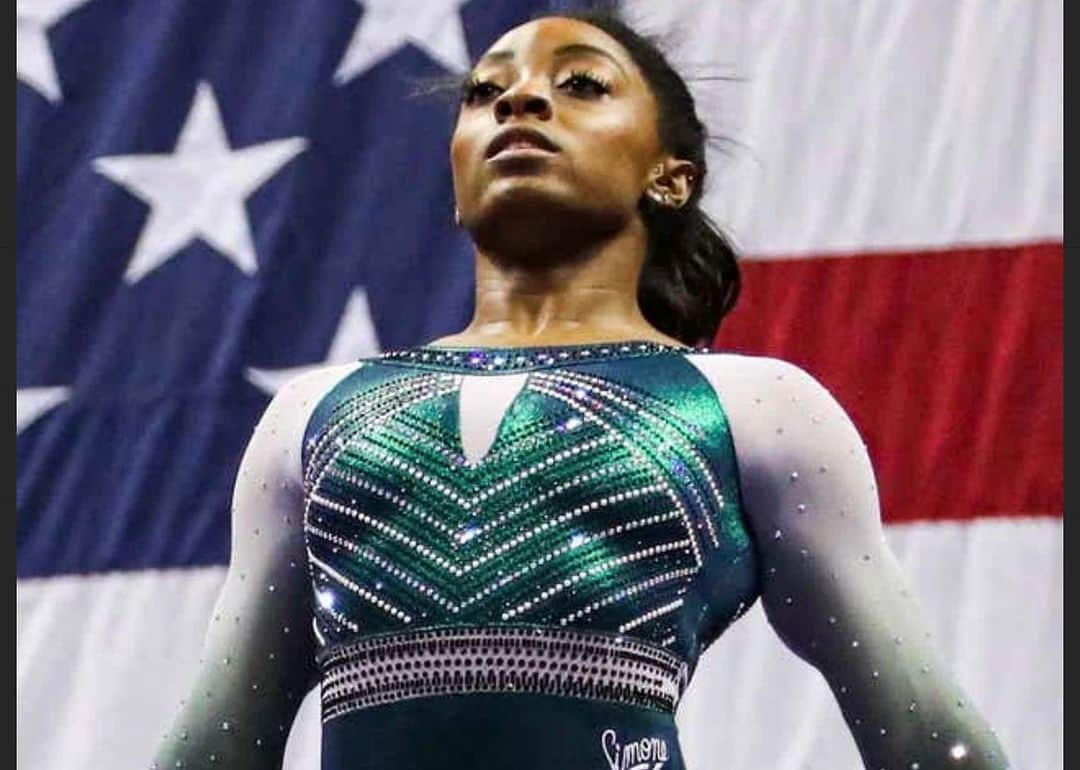のインスタグラム：「It isn’t easy to take care of yourself, and when the pressure is on you, it takes real strength to step back and be okay with the feeling of “letting others down” and “letting yourself down”. I admire Simone Biles - and I encourage you all- especially during these times- to be okay when YOU get the “twisties” or the “yips”- terms used in sports but I think that can be applied to all areas of life. One of the most difficult things to do as we go through the process of living is to go through the ups and downs and work through the complicated nature of our own minds. Support others and support yourself and be okay with stepping back sometimes when you have the “twisties.” Link to article about the meaning in bio」