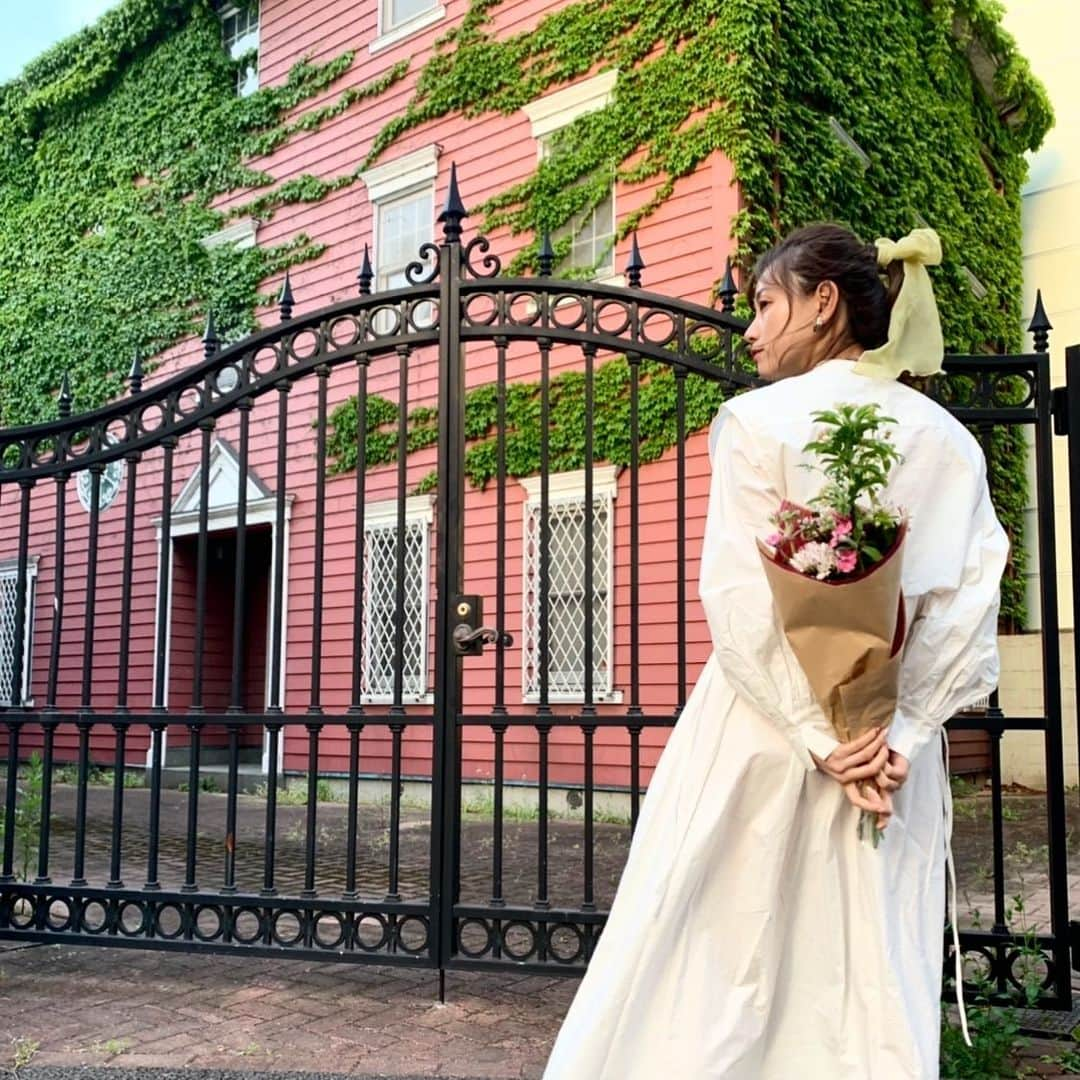 藤澤友千菜さんのインスタグラム写真 - (藤澤友千菜Instagram)「💐 ✴︎ #flowers #fashion #model #photography #etretokyo #onepiece  #代官山 #撮影 #ファッション #エトレトウキョウ #エトレ #ワンピース #ユチフォト #藤澤友千菜」7月30日 13時02分 - yuchina1207