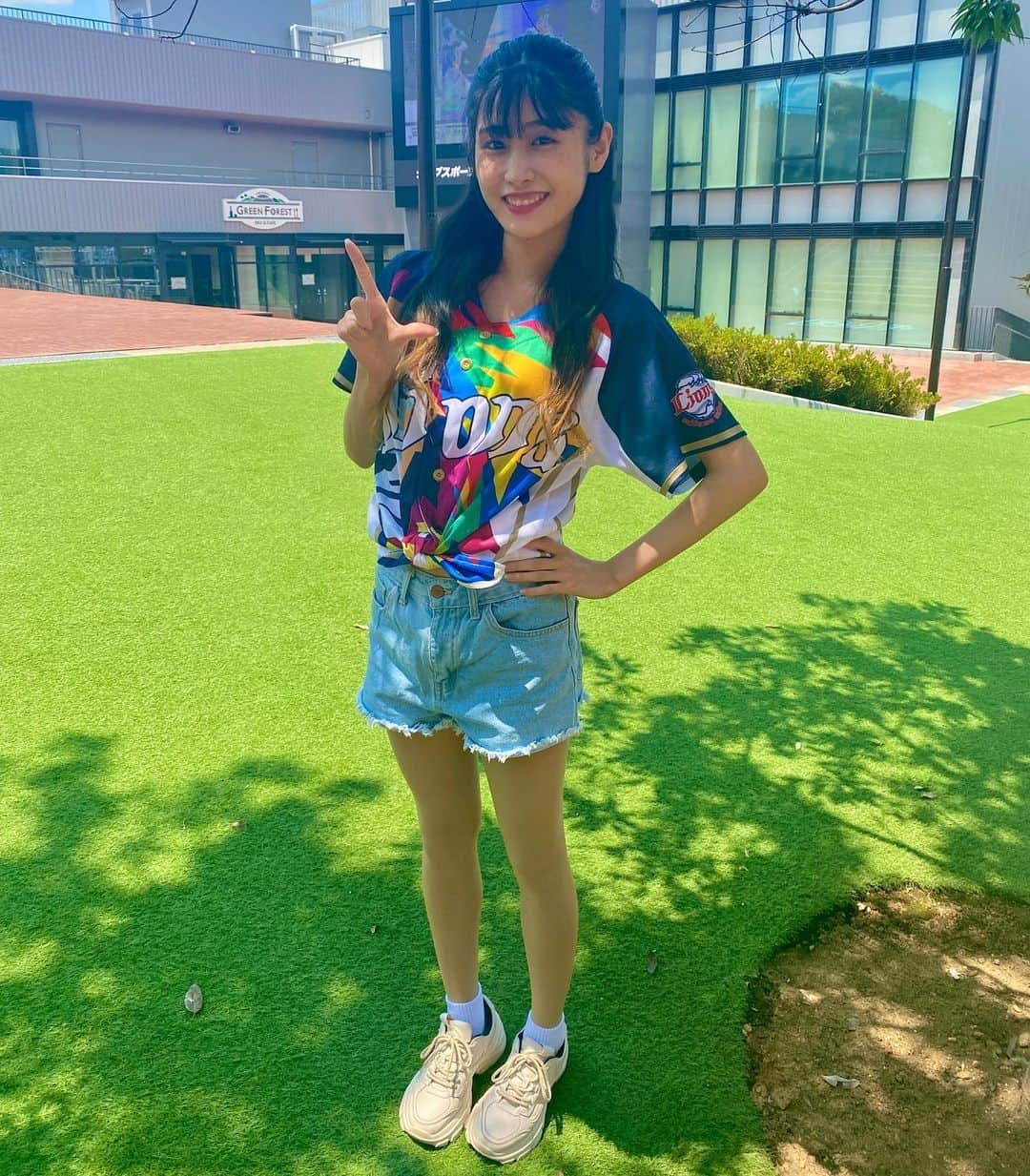 ブルーレジェンズさんのインスタグラム写真 - (ブルーレジェンズInstagram)「🌈彩虹ユニフォーム×私服  Kannaがおすすめする夏のメットライフドームでの過ごし方は？  とにかく美味しいグルメを食べまくる！です🍗 6月から「夏の"涼"グルメ#獅子まんま 」も始まり、冷たくて美味しいグルメもあるので夏のメットライフドームにはぴったりです！！  暑さに負けないようにたくさん食べて選手にエールを送っていきましょう！⚾️💙  #bluelegends #seibulions #埼玉西武ライオンズ」7月30日 12時26分 - bluelegends_lionsofficial