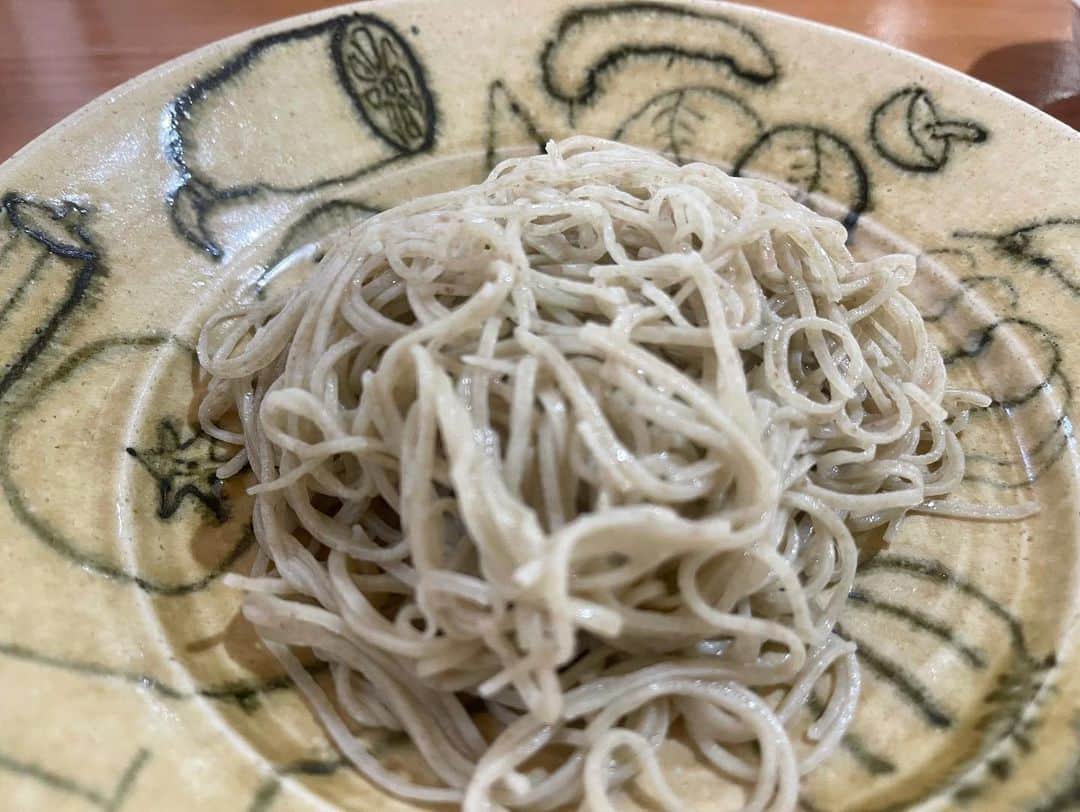 堀内敬子さんのインスタグラム写真 - (堀内敬子Instagram)「京都1人飯。  美味しいお蕎麦もいただきました。  鱧の天ぷら。鴨のつけ汁。  ご馳走さまでした♪  #京都 #お蕎麦 #鱧の天ぷら」7月30日 12時53分 - horiuchi_keiko