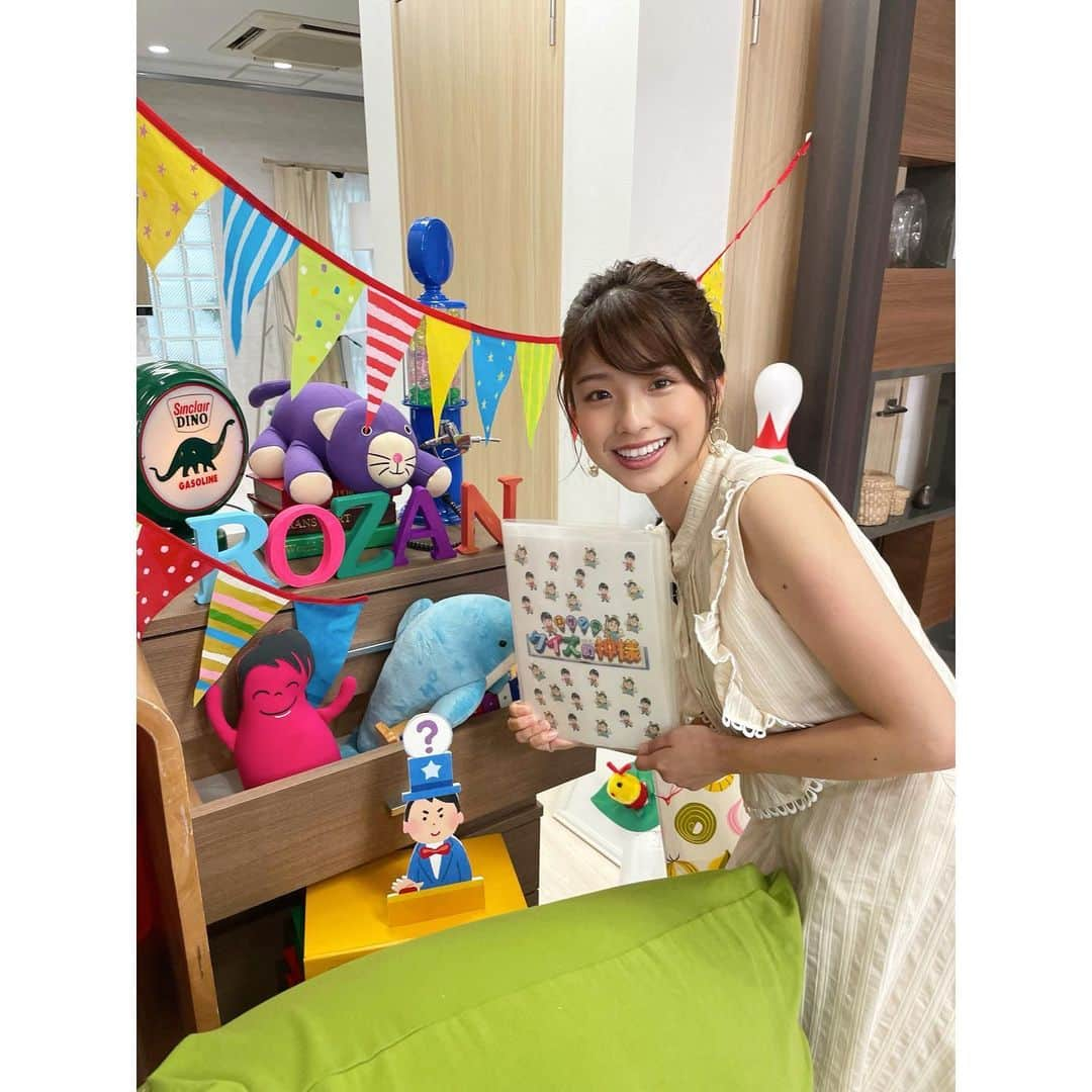 舘山聖奈さんのインスタグラム写真 - (舘山聖奈Instagram)「明日31日(土)午前10時33分からは 『ロザンのクイズの神様』です！ ⁡ クイズゲッターは、 ・からし蓮根さん ・セルライトスパさん ⁡ 今回は、焼肉🍖とおもちゃ🤖にまつわるクイズ！ 一体どんな問題なんでしょうか…😳 ⁡ そして！ ⁡ 午後6時30分からは 『フットマップ-夏の福井編-』です🍉☀️ ⁡ ゲストは野性爆弾さん✨ ⁡ 綺麗な海にアスレチック、 そして大きな大きな鯖も登場します😆 ⁡ ぜひご覧くださいー！！ ⁡ #ロザンのクイズの神様 #フットマップ #カンテレ」7月30日 10時26分 - seina_tateyama_