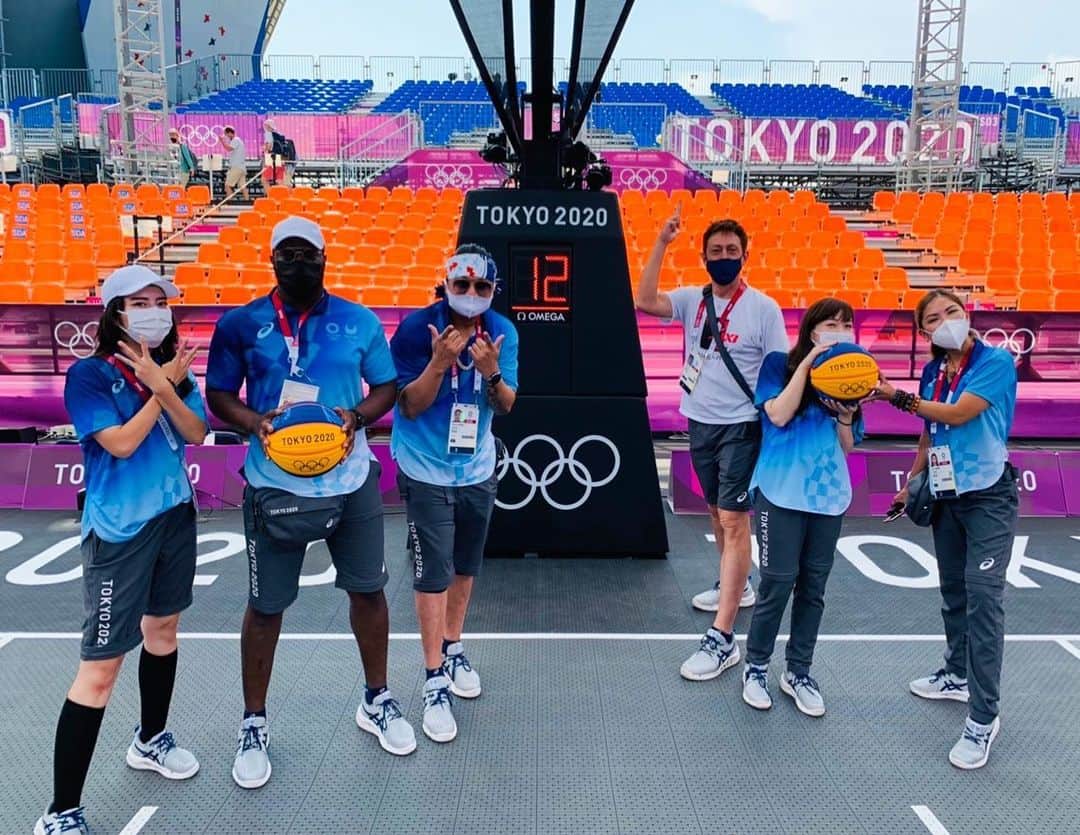 松崎夕のインスタグラム：「🏀🗼🇯🇵  TOKYO 2020 Olympic for 3x3 Basketball  色々な思いがある中で、自国日本で開催できたことに凄く嬉しく思います。  今回オリンピックでは新種目の3x3バスケットボールでしたが、多くの方々から"兎に角楽しい"という声を頂き注目されました。  これを機会にもっともっと3x3バスケットボールを知って頂き、私自身3x3の魅力を多くの方々にお届けするお手伝いが出来たらと思っています。  有難う、Thank you、Merci🙏  #Tokyo2020 #tokyoolympics #olympics #3x3 #3x3basketball」