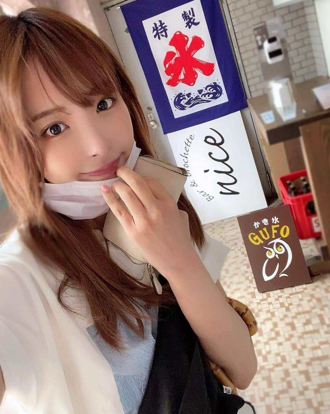 桃乃木かなさんのインスタグラム写真 - (桃乃木かなInstagram)「かき氷GUFO🍧  ・チョコミント ・マサラ･チャイ ・紫蘇レモン  はじめて行ったかき氷屋さんだったんだけどとっても美味しかった〜😋 チョコミント目当てでしたが他のメニューも美味しそうで...紫蘇レモンは酸っぱいんだけど別添えの赤しそシロップをかけると甘く食べれました✊🍋  #かき氷gufo #外苑前 #かき氷」7月30日 11時19分 - kana_momonogi