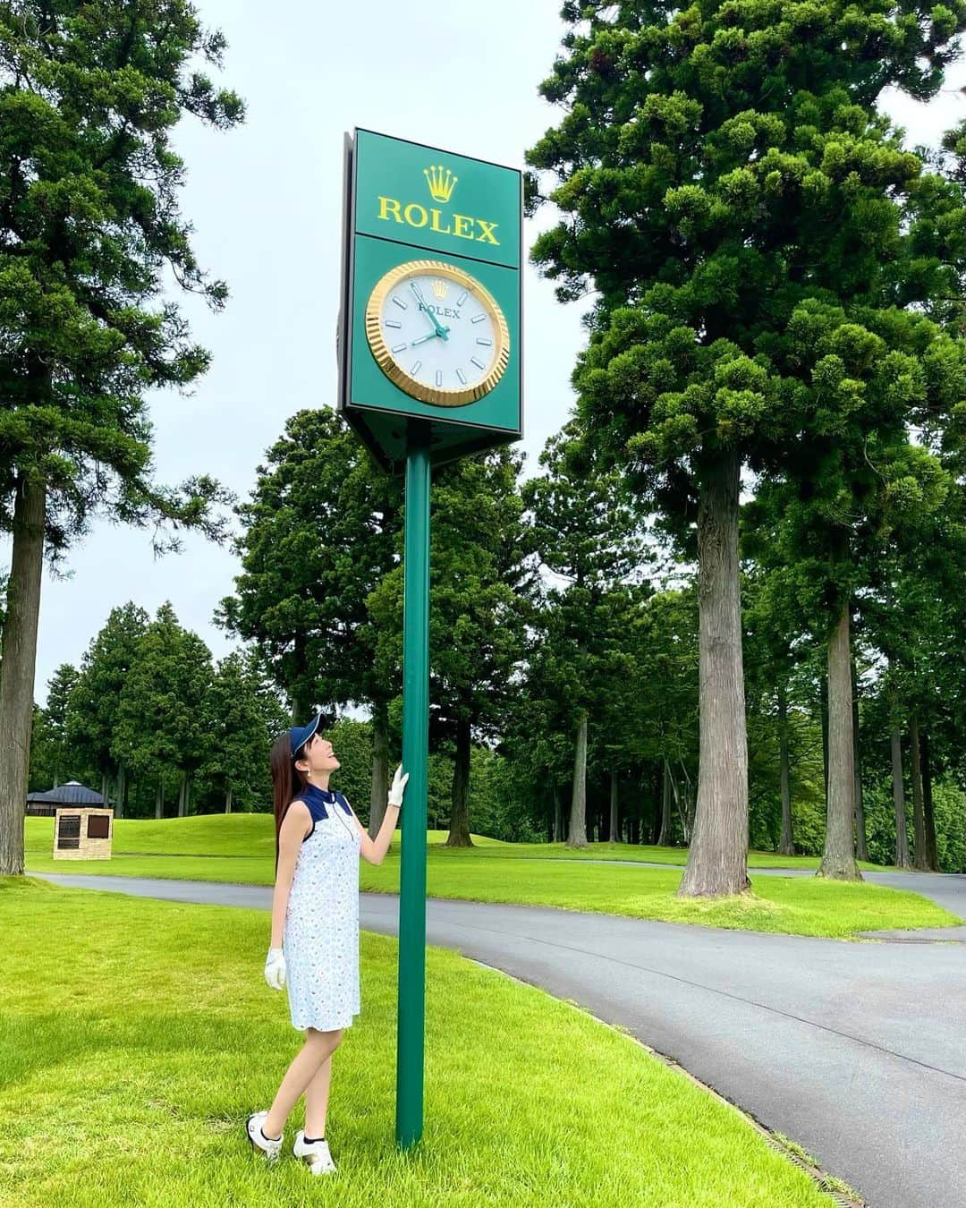 松本あゆ美さんのインスタグラム写真 - (松本あゆ美Instagram)「. 太平洋クラブ御殿場🗻⛳️ この日、富士山は見えませんでしたが、 ROLEXの時計台が存在感を放っていました✨ . . Sun visor・One piece： @junandrope  着心地抜群です🦩💙 . . . #junandrope #ジュンアンドロペ #太平洋クラブ御殿場 #golfstagram #golfgirl #golfwear  #골프 #골프웨어 #高尔夫球  #ゴルフ女子 #ゴルフ女子コーデ  #ゴルフ好きな人と繋がりたい  #気象予報士 #セントフォース #weatherforecast  #お天気お姉さんの日常」7月30日 21時02分 - ayumi_matsumoto_1124