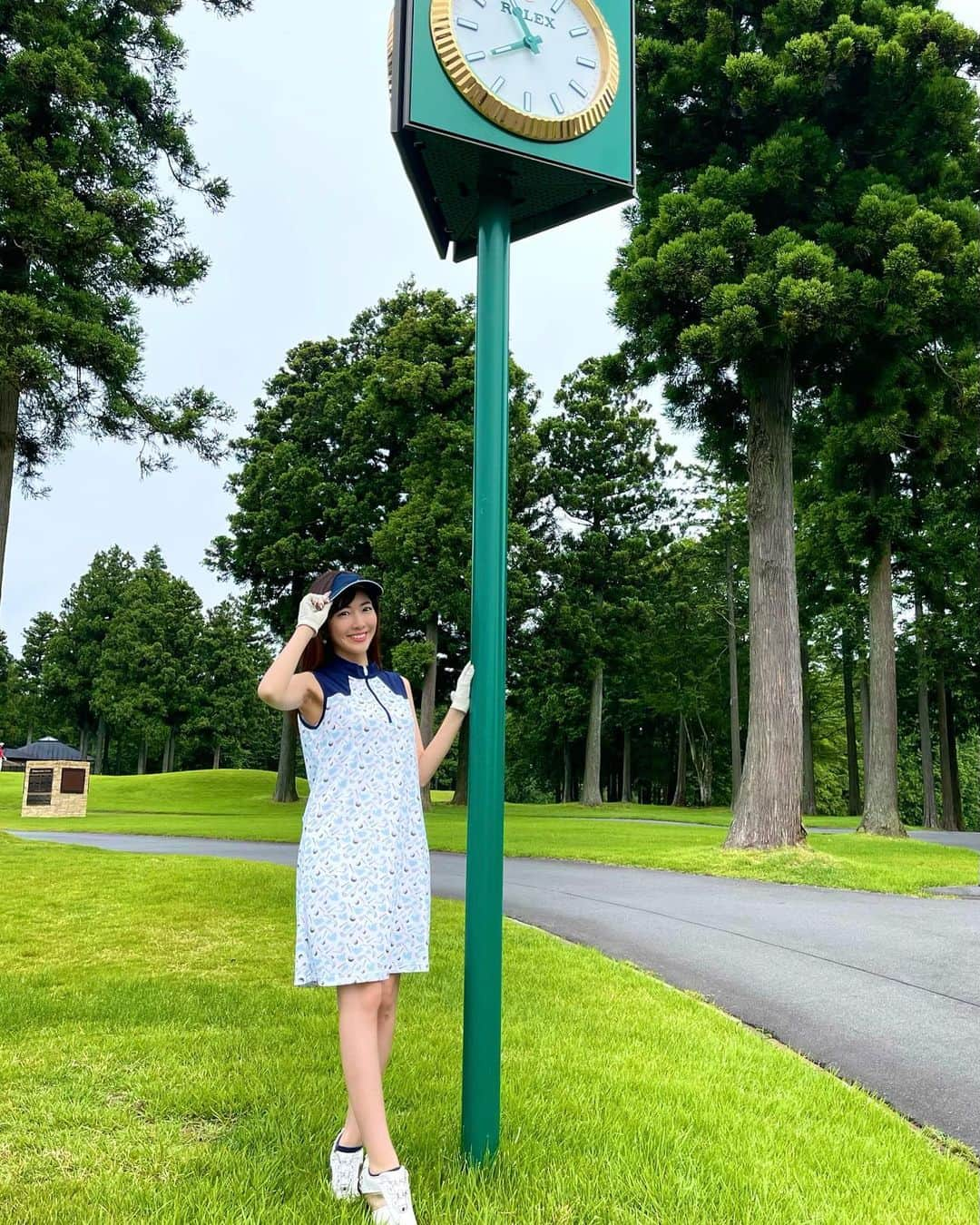 松本あゆ美のインスタグラム：「. 太平洋クラブ御殿場🗻⛳️ この日、富士山は見えませんでしたが、 ROLEXの時計台が存在感を放っていました✨ . . Sun visor・One piece： @junandrope  着心地抜群です🦩💙 . . . #junandrope #ジュンアンドロペ #太平洋クラブ御殿場 #golfstagram #golfgirl #golfwear  #골프 #골프웨어 #高尔夫球  #ゴルフ女子 #ゴルフ女子コーデ  #ゴルフ好きな人と繋がりたい  #気象予報士 #セントフォース #weatherforecast  #お天気お姉さんの日常」