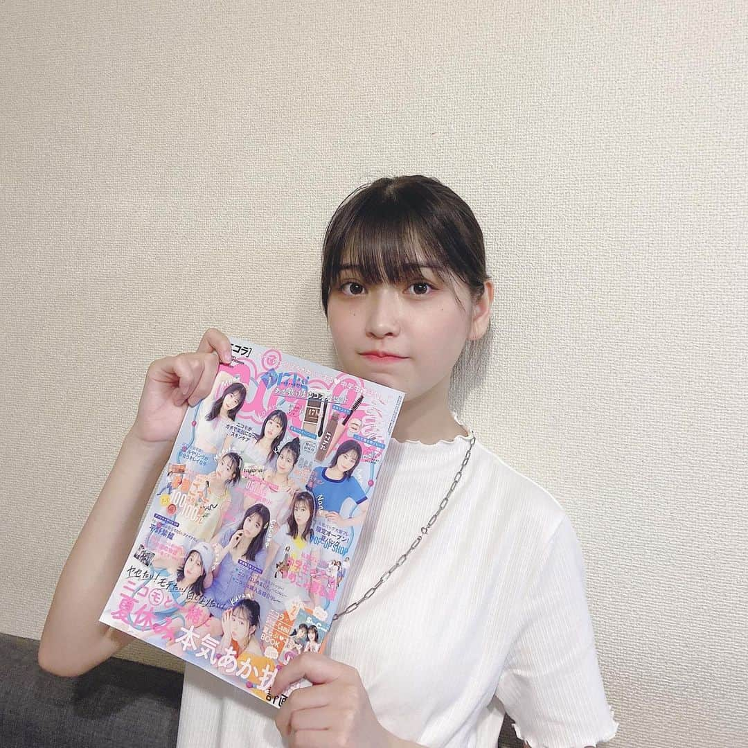 田中南さんのインスタグラム写真 - (田中南Instagram)「今日はニコラ9月号発売日❕   今月号もみんなに見てもらいたいページが沢山あるのだよん✌🏻 みんなの私服見られるの🤭   付録は17kgの 眉パウダーパレット 眉マスカラ ニコモ美まゆプレート  だよ！   あかぬけ頑張ったから見て欲しいな🙋🏻     遅い時間の投稿になっちゃってごめんね💦🙏🏻    #ニコラ  #ニコモ  #ニコラ9月号  #ボブ  #jc3  #田中南」7月30日 22時13分 - minam_tanaka