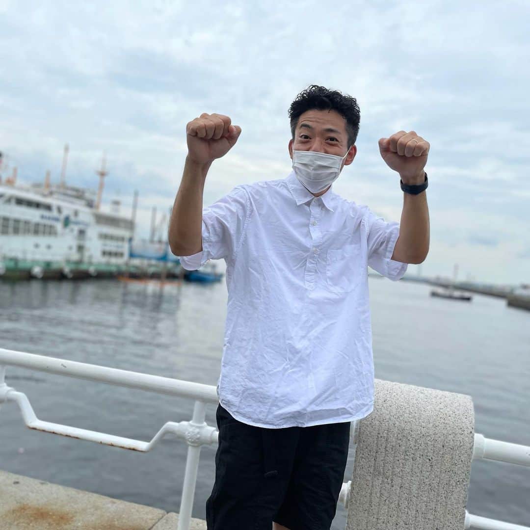 森慎太郎のインスタグラム：「昨日の配信ライブ、観てくれた方ありがとう！！お題、リクエスト、お待ちしてます #弾き語りライブ」