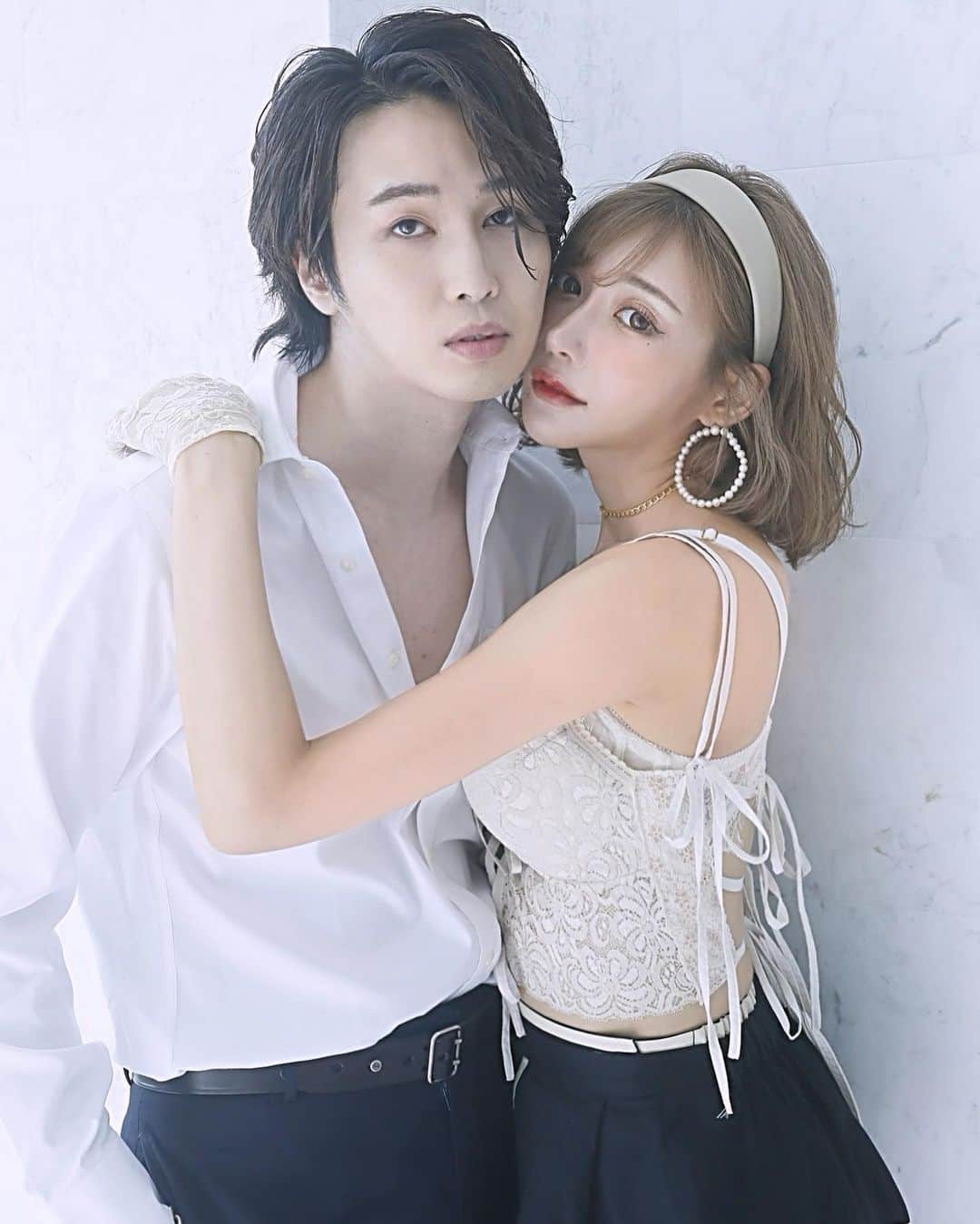 明日花キララのインスタグラム：「さすがに美男美女 #ゆーてな @peche_magazine 8月号本日発売です🍑」