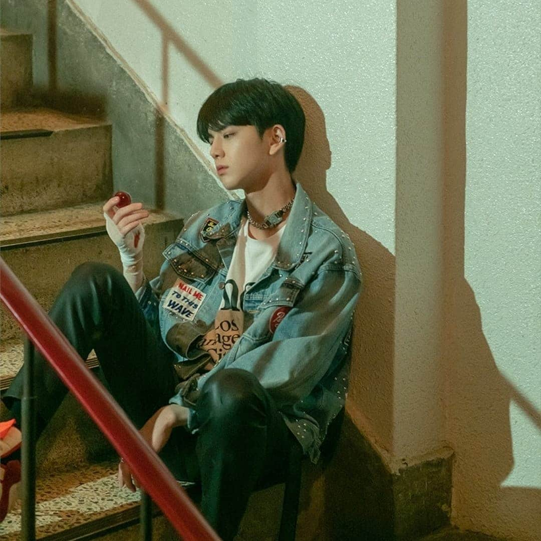 ヨンフンさんのインスタグラム写真 - (ヨンフンInstagram)「'DRINK IT' MV Behind Photos #THEBOYZ #더보이즈 #YOUNGHOON #영훈」7月30日 15時49分 - younghoon.theboyz