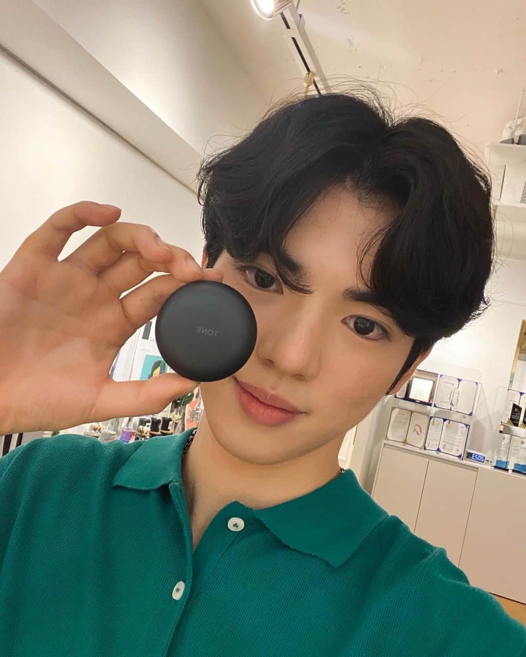 のインスタグラム：「TONEFree🎶 감사합니다. . .  #제품무상제공_by #LG전자  #LG톤프리」