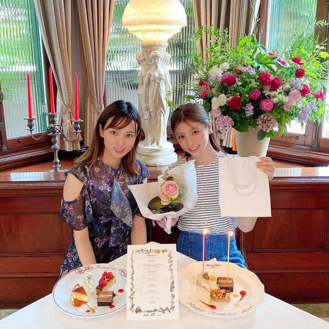 夏本あさみさんのインスタグラム写真 - (夏本あさみInstagram)「お誕生日お祝いしてもらっちゃいました🌷美味しいフレンチにお花にプレゼントまで🥱まなかちゃんいつもありがとう。しあわせ🎂🎉💖」7月30日 19時36分 - natsumotoasami