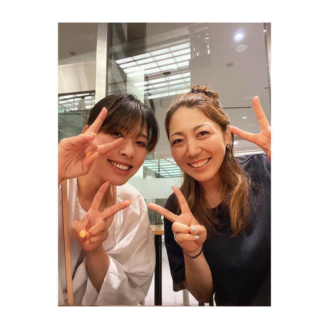 宮里美香のインスタグラム：「*** 久しぶりの理香子💖💖 2人で会うの久しぶりでした！ 会えて嬉しかったな〜🥰 いつ会っても話が尽きません😆笑 今度はゴルフ行こうね🏌️‍♀️😉👍 . #enjoyed #goodfriend  #久々の再会 #同い年  #楽しかった」