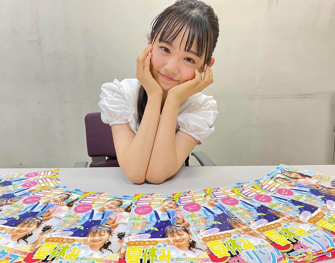 ニコ☆プチのインスタグラム：「♡♡♡ . ニコ☆プチPlusにかこまれた きゃわきゃわフタバ💓🌱 . #ニコプチ #プチモ #小松崎ふたば」
