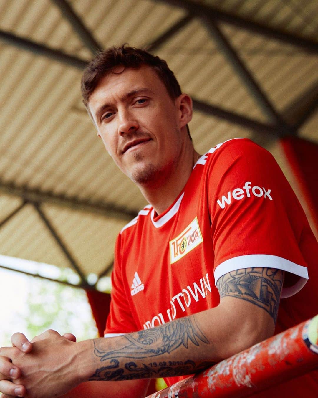 のインスタグラム：「Neues Heimtrikot - jetzt kann die Saison losgehen! Hab unendlich Bock auf euch 😍 @adidas_de @1.fcunion #eisern #EinRichtigerFußballverein #CreatedWithAdidas #adidasFootball」